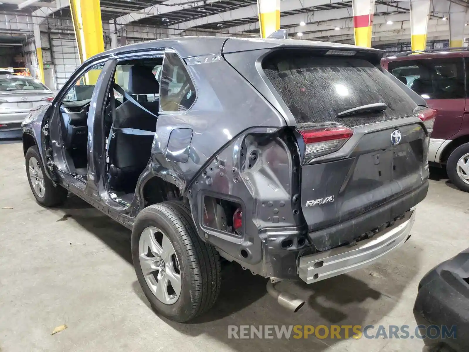 3 Photograph of a damaged car 2T3LWRFV1KW021196 TOYOTA RAV4 2019