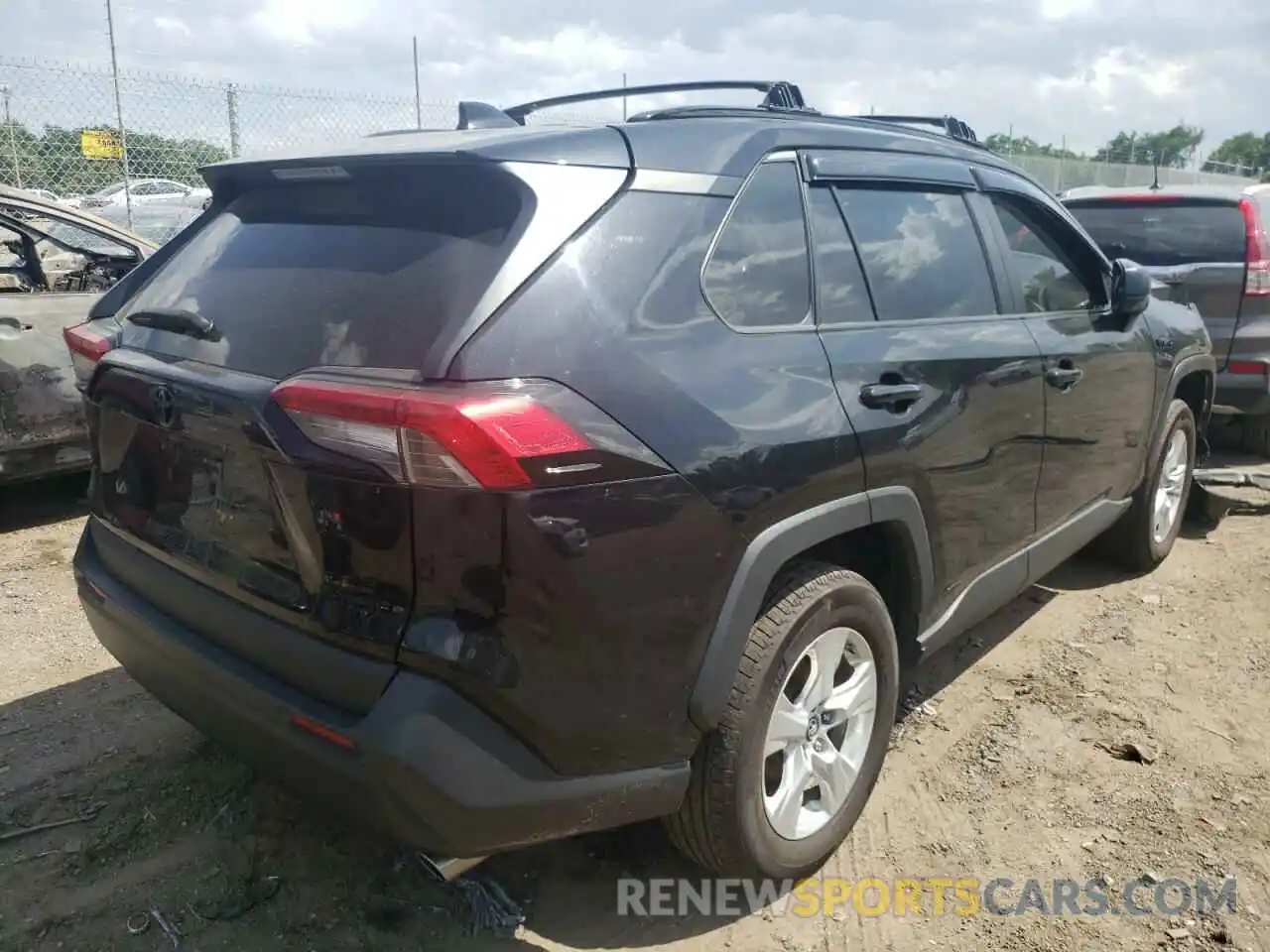 4 Photograph of a damaged car 2T3LWRFV2KW008473 TOYOTA RAV4 2019