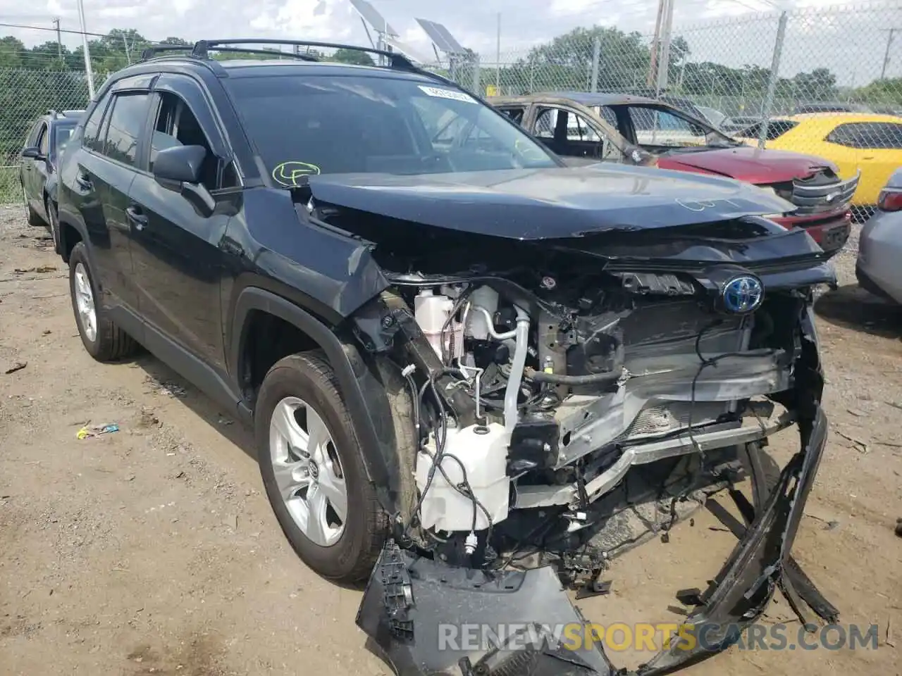 8 Photograph of a damaged car 2T3LWRFV2KW008473 TOYOTA RAV4 2019