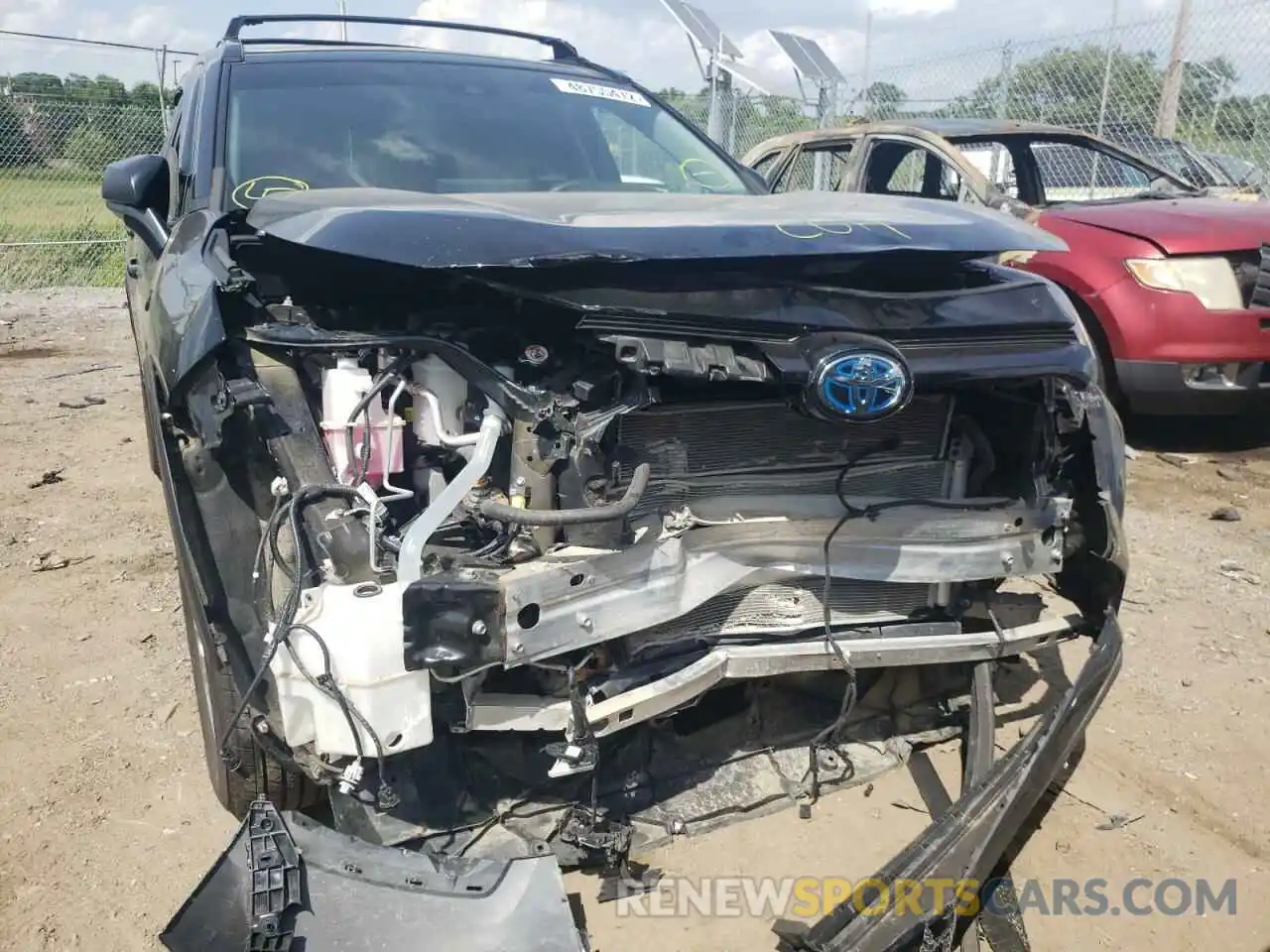 9 Photograph of a damaged car 2T3LWRFV2KW008473 TOYOTA RAV4 2019