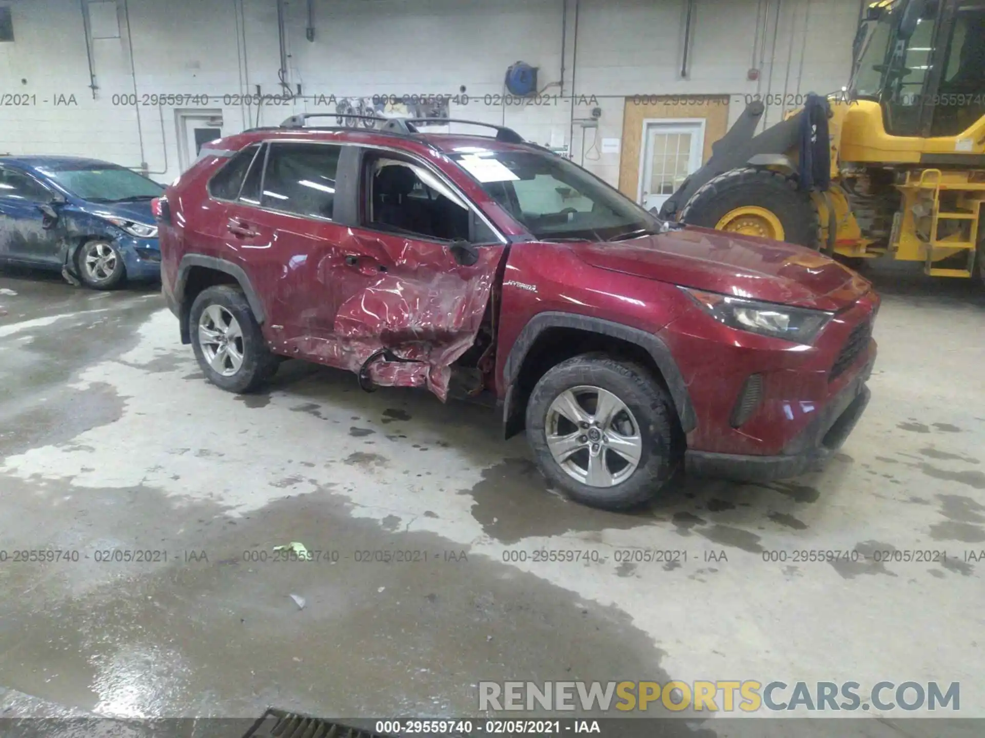 1 Photograph of a damaged car 2T3LWRFV2KW016346 TOYOTA RAV4 2019