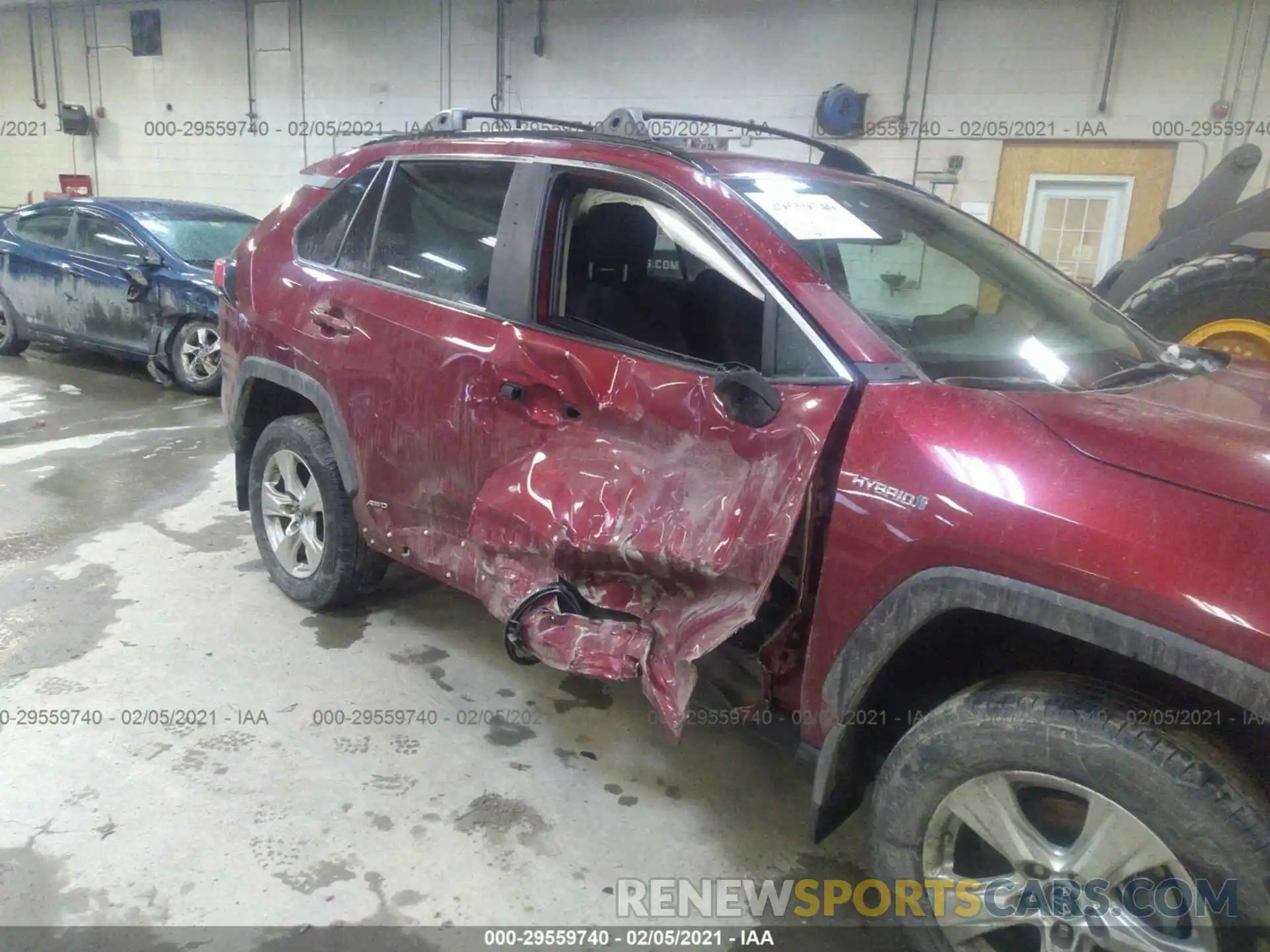 6 Photograph of a damaged car 2T3LWRFV2KW016346 TOYOTA RAV4 2019