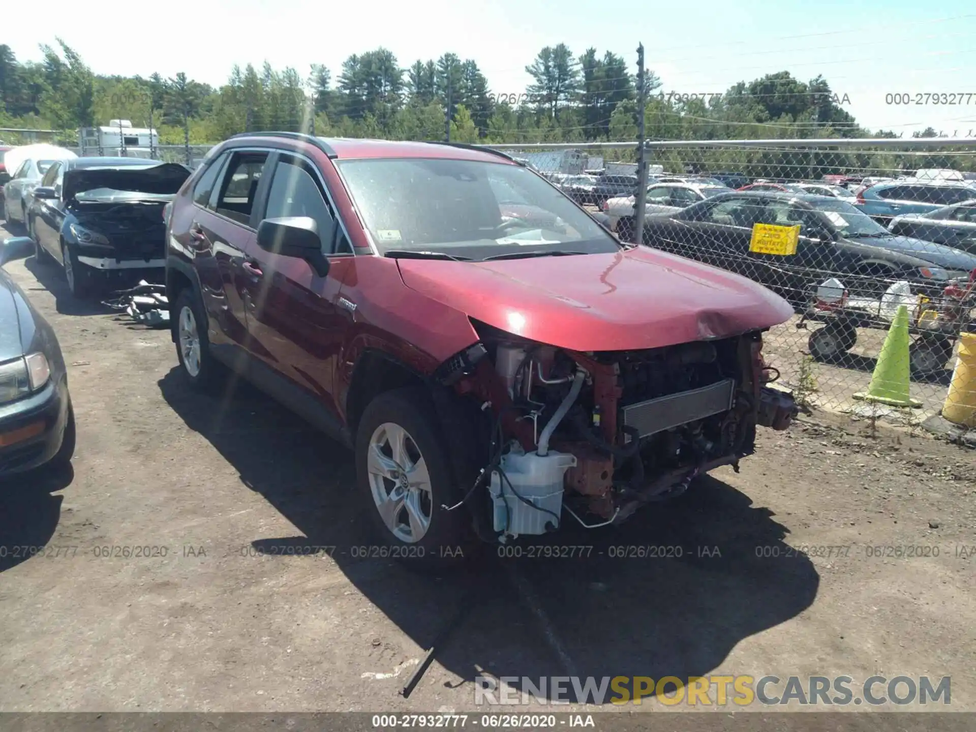 1 Photograph of a damaged car 2T3LWRFV2KW016783 TOYOTA RAV4 2019