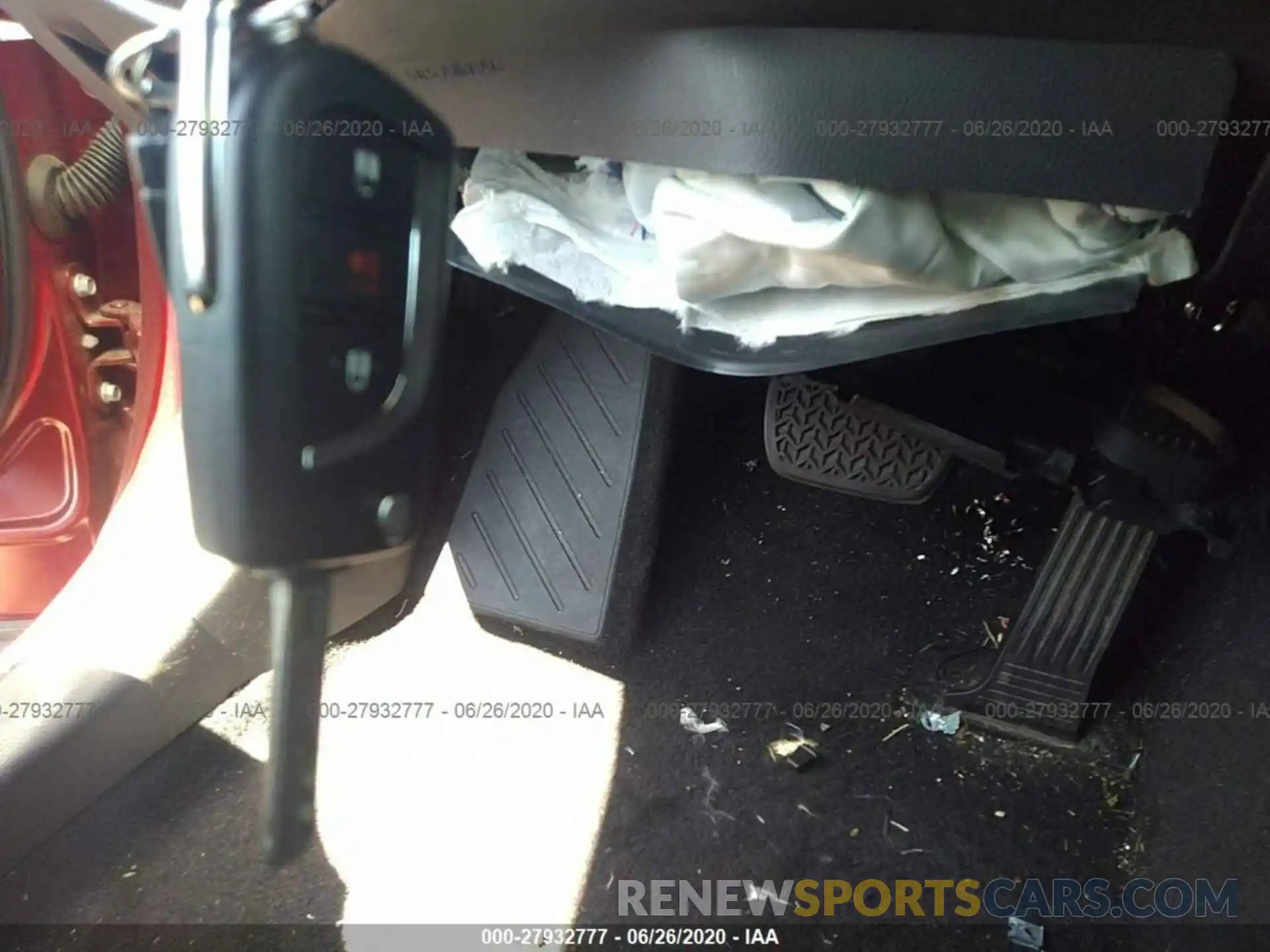 11 Photograph of a damaged car 2T3LWRFV2KW016783 TOYOTA RAV4 2019