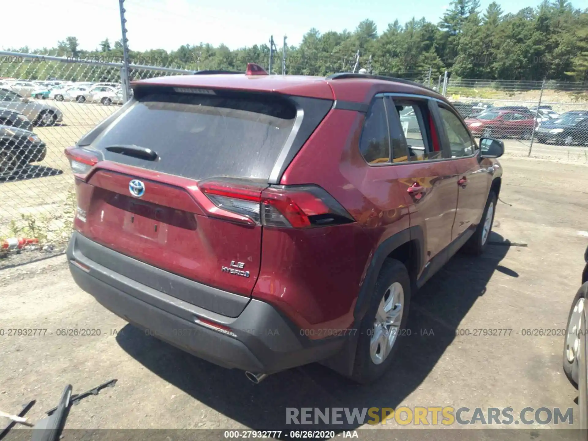 4 Photograph of a damaged car 2T3LWRFV2KW016783 TOYOTA RAV4 2019