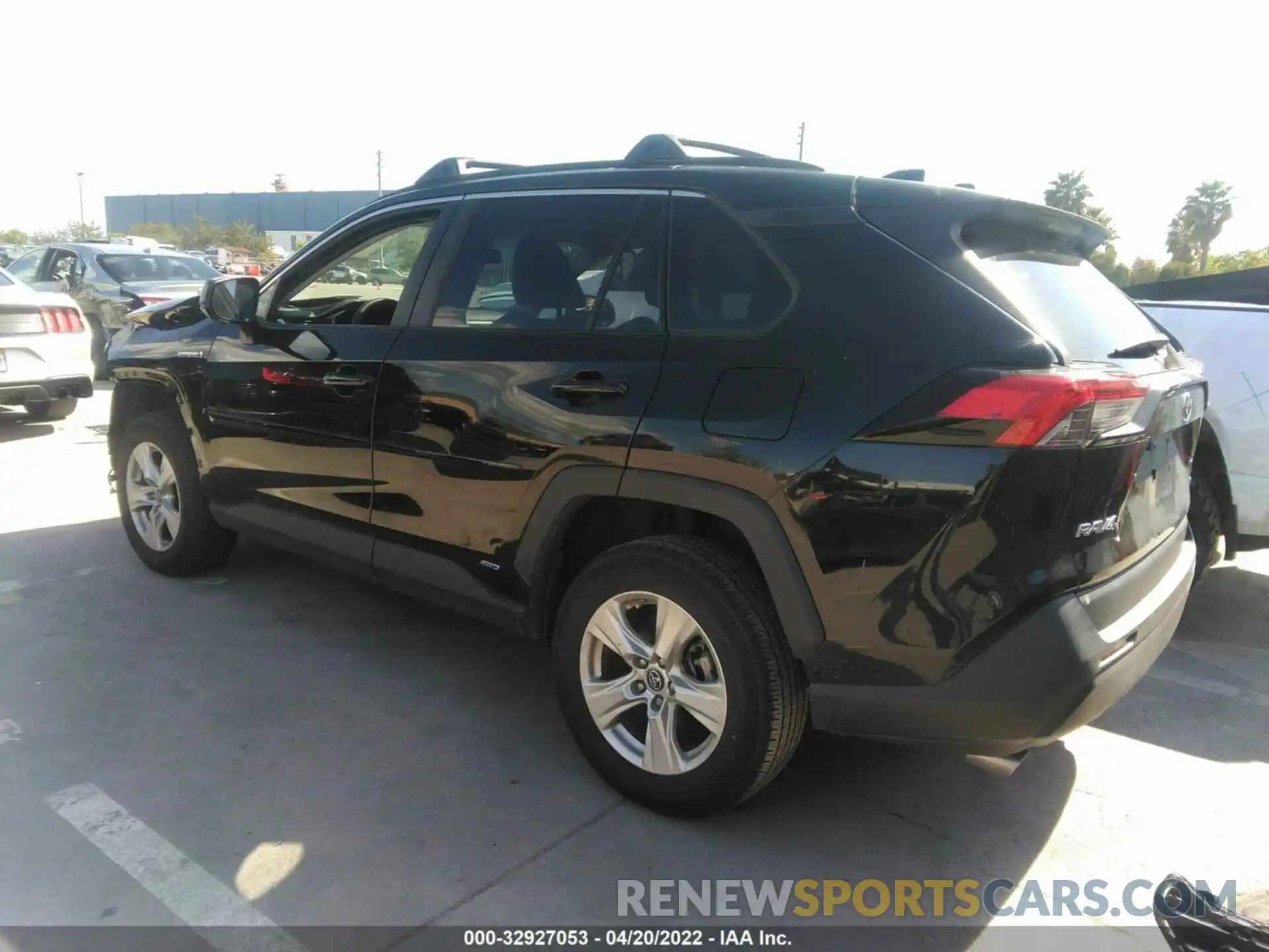 3 Photograph of a damaged car 2T3LWRFV2KW020042 TOYOTA RAV4 2019