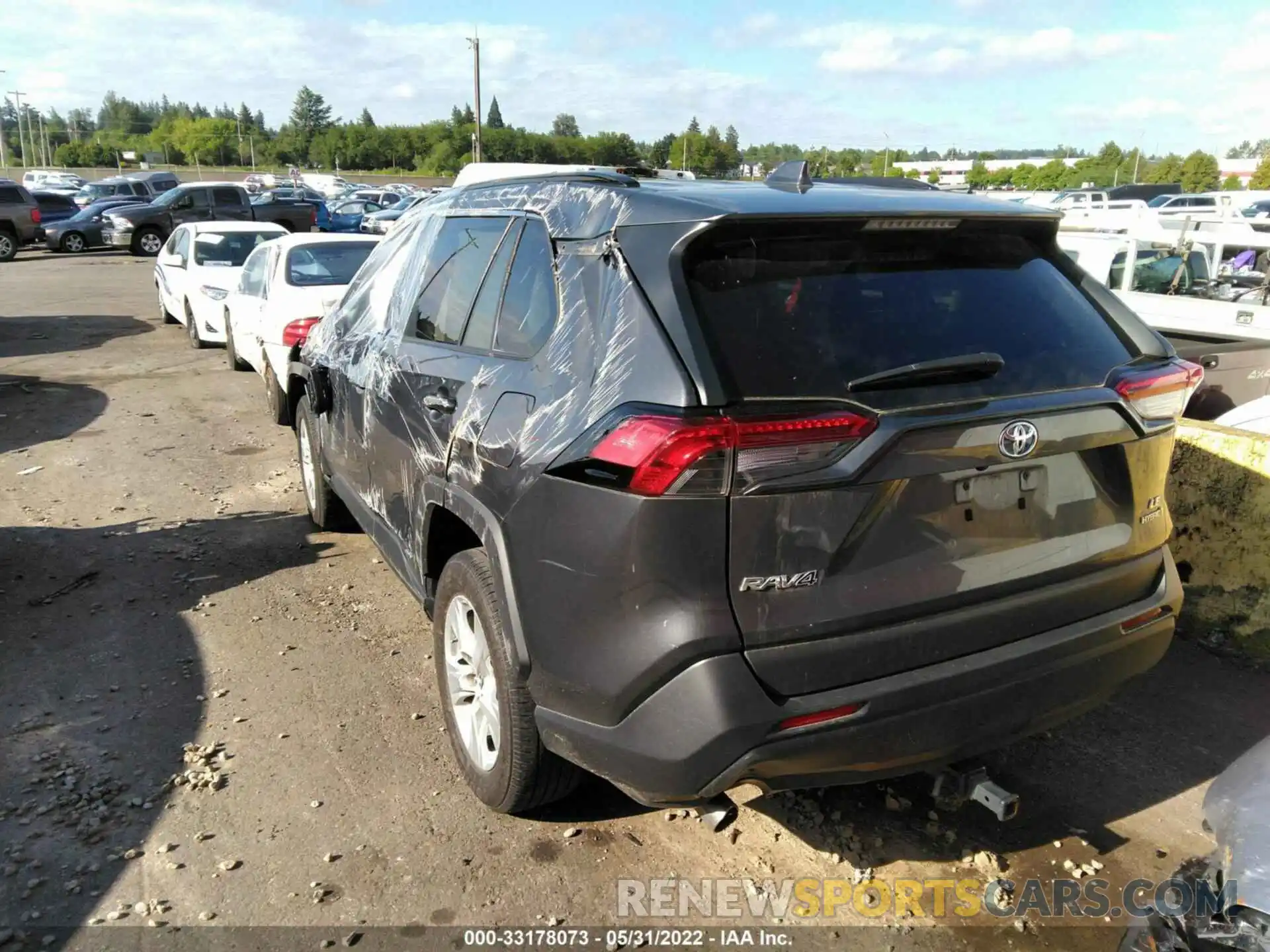 3 Фотография поврежденного автомобиля 2T3LWRFV2KW021823 TOYOTA RAV4 2019