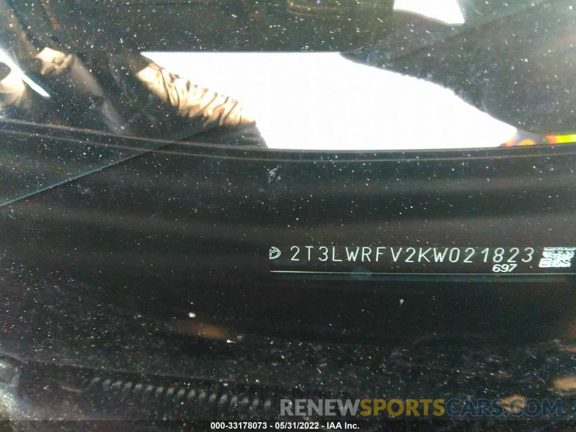 9 Photograph of a damaged car 2T3LWRFV2KW021823 TOYOTA RAV4 2019