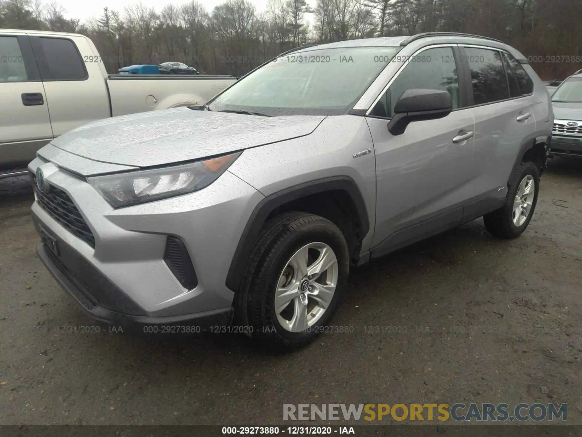 2 Photograph of a damaged car 2T3LWRFV2KW023300 TOYOTA RAV4 2019