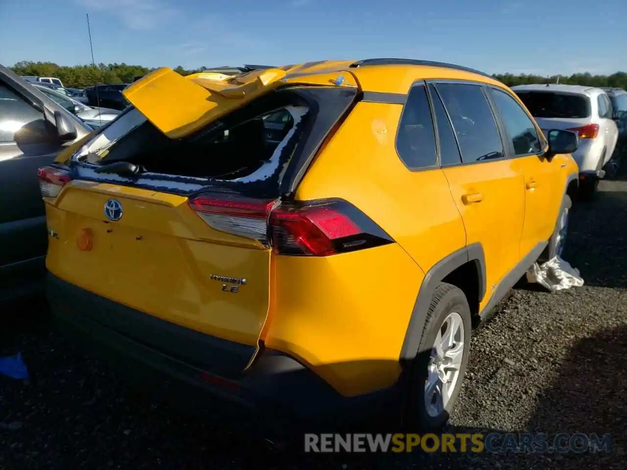 4 Photograph of a damaged car 2T3LWRFV2KW035821 TOYOTA RAV4 2019