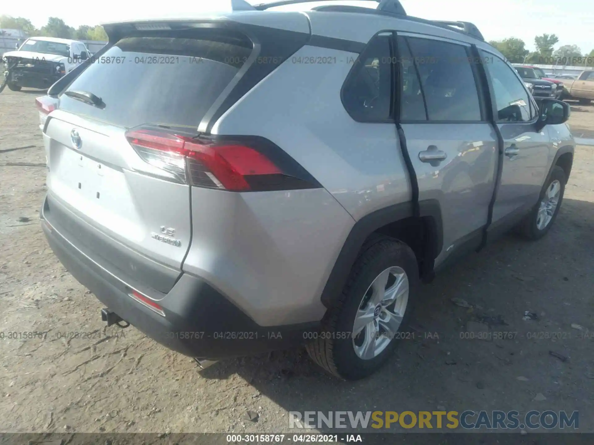 4 Photograph of a damaged car 2T3LWRFV3KW023824 TOYOTA RAV4 2019