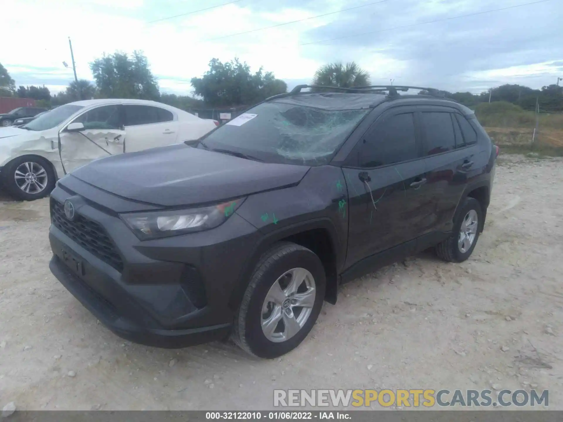 2 Photograph of a damaged car 2T3LWRFV3KW024097 TOYOTA RAV4 2019