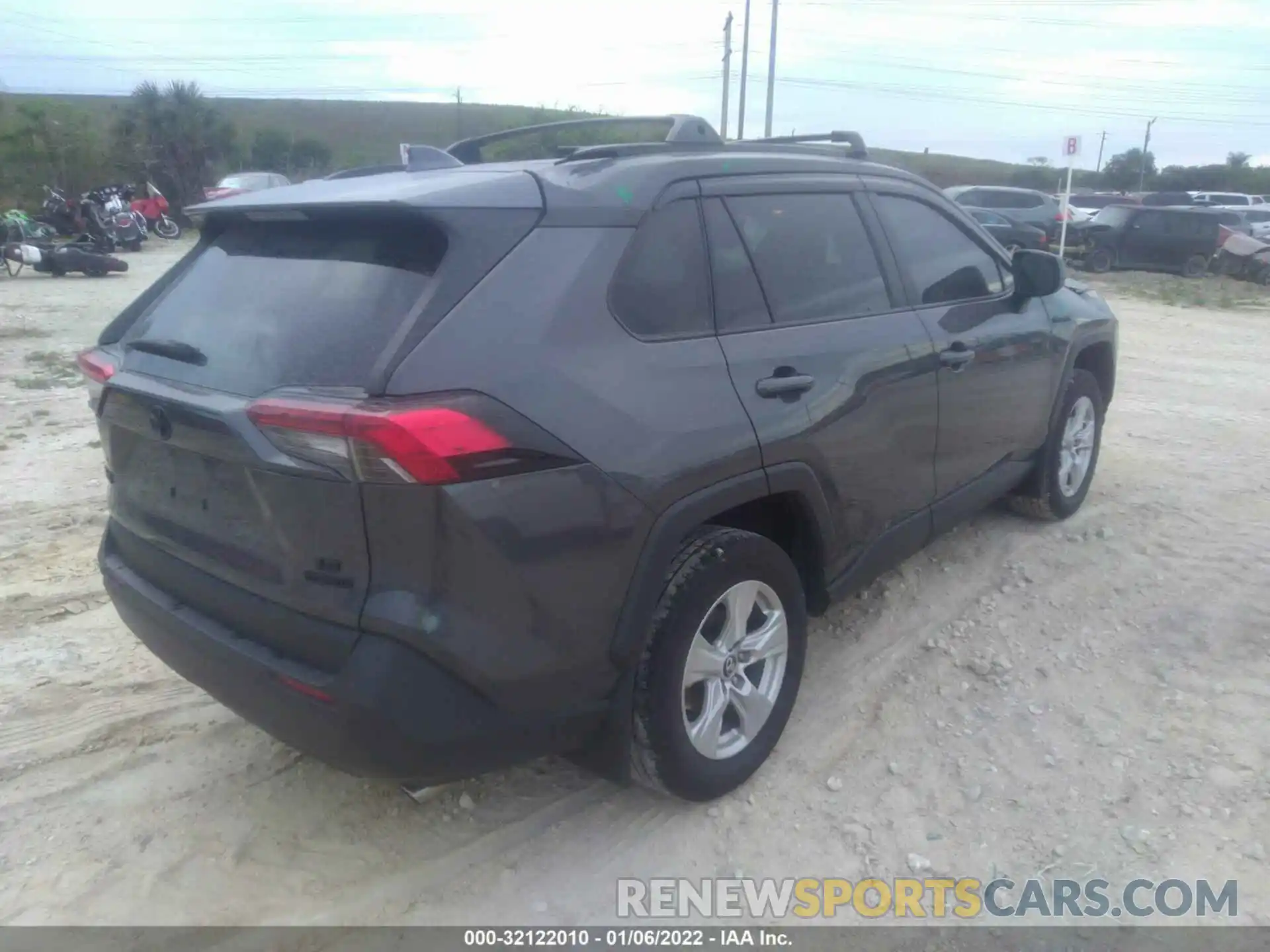 4 Photograph of a damaged car 2T3LWRFV3KW024097 TOYOTA RAV4 2019