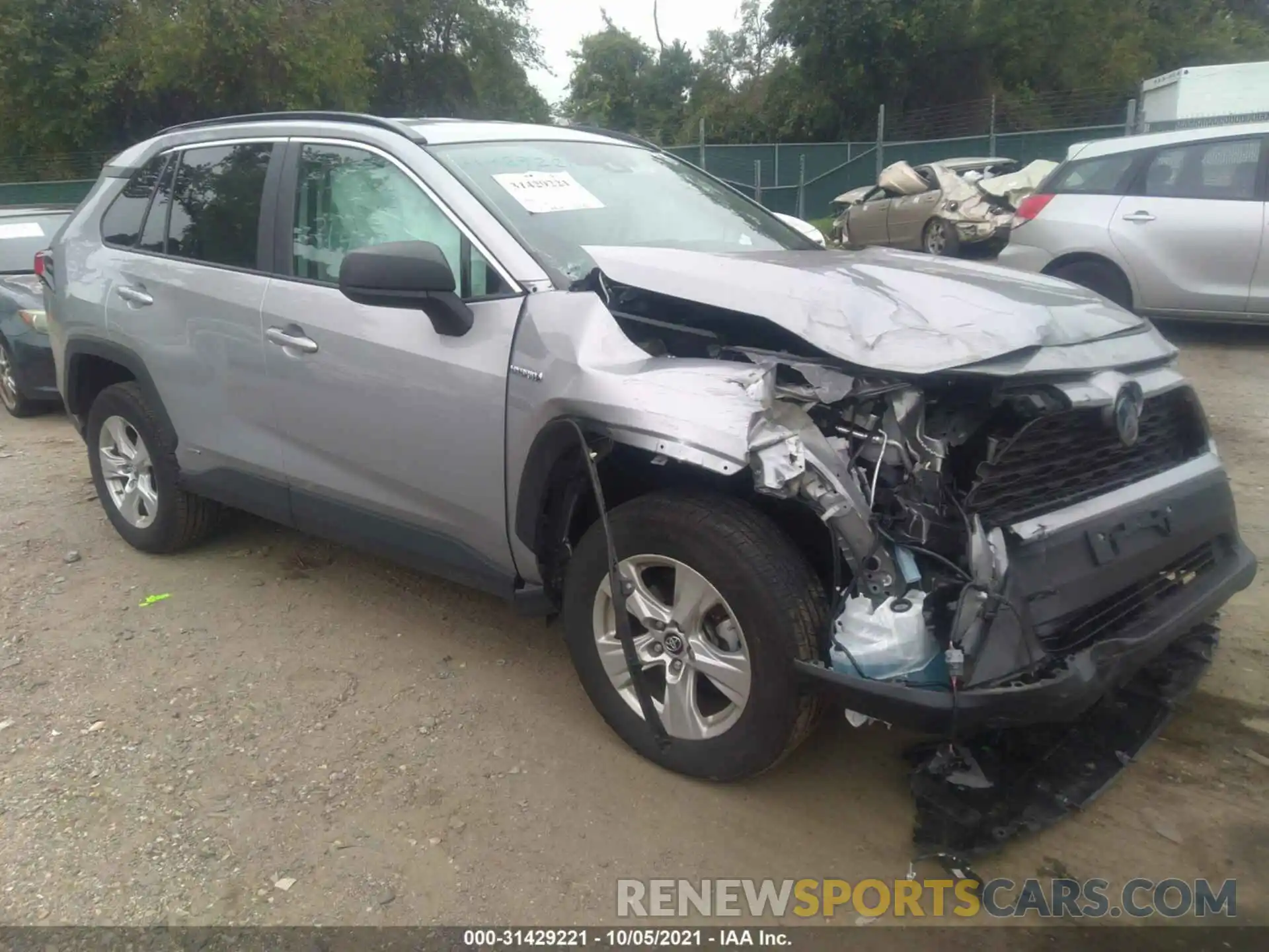 1 Photograph of a damaged car 2T3LWRFV5KW011691 TOYOTA RAV4 2019