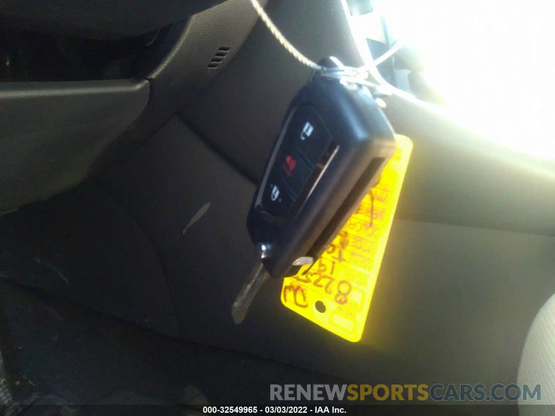 11 Photograph of a damaged car 2T3LWRFV5KW039829 TOYOTA RAV4 2019