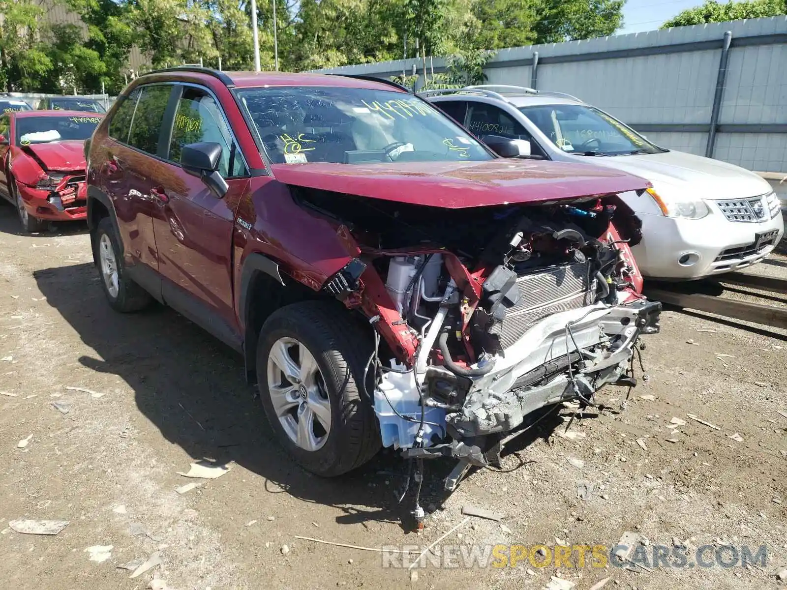 1 Photograph of a damaged car 2T3LWRFV6KW037507 TOYOTA RAV4 2019