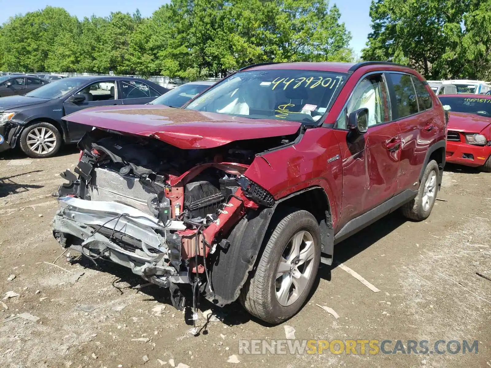 2 Photograph of a damaged car 2T3LWRFV6KW037507 TOYOTA RAV4 2019