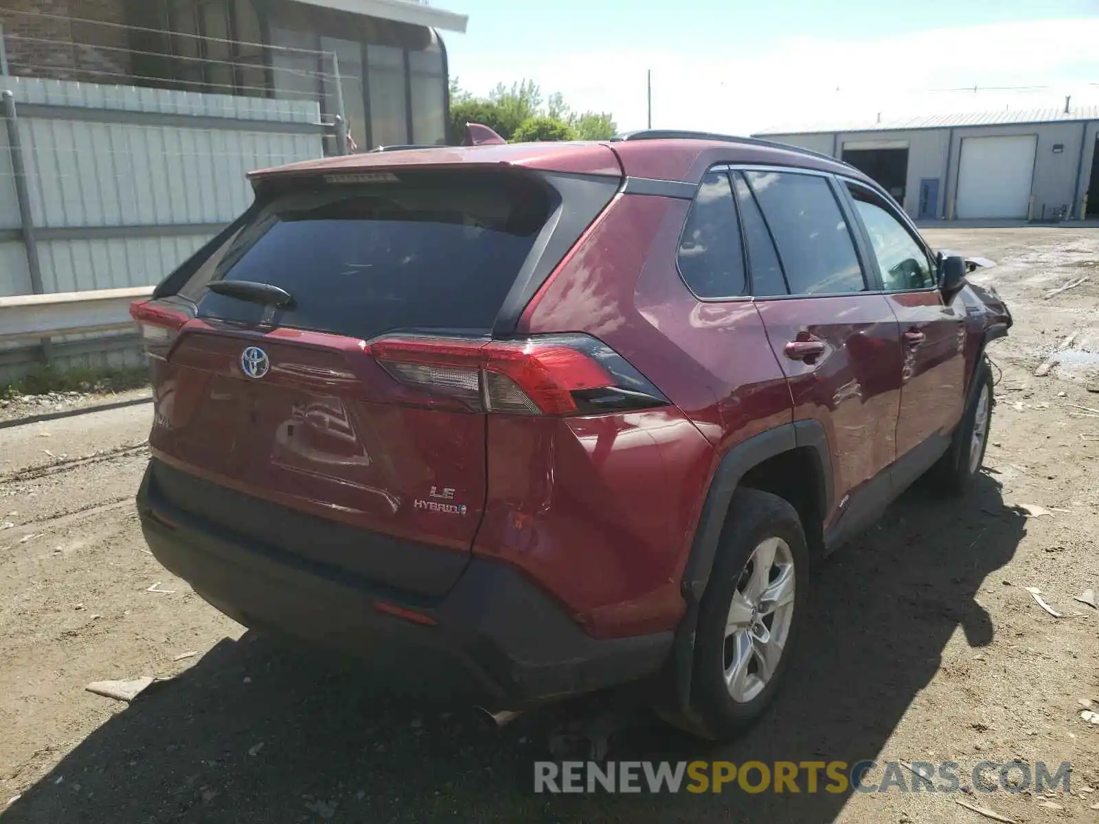 4 Photograph of a damaged car 2T3LWRFV6KW037507 TOYOTA RAV4 2019