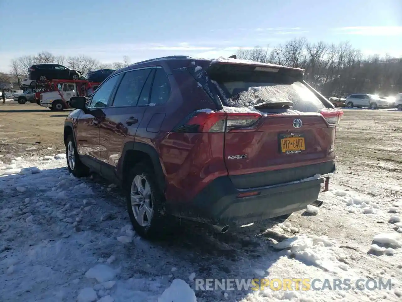 3 Photograph of a damaged car 2T3LWRFV7KW013748 TOYOTA RAV4 2019