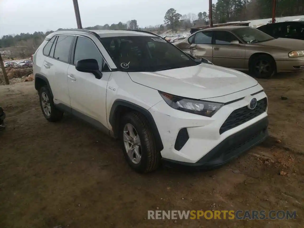 1 Photograph of a damaged car 2T3LWRFV8KW013743 TOYOTA RAV4 2019