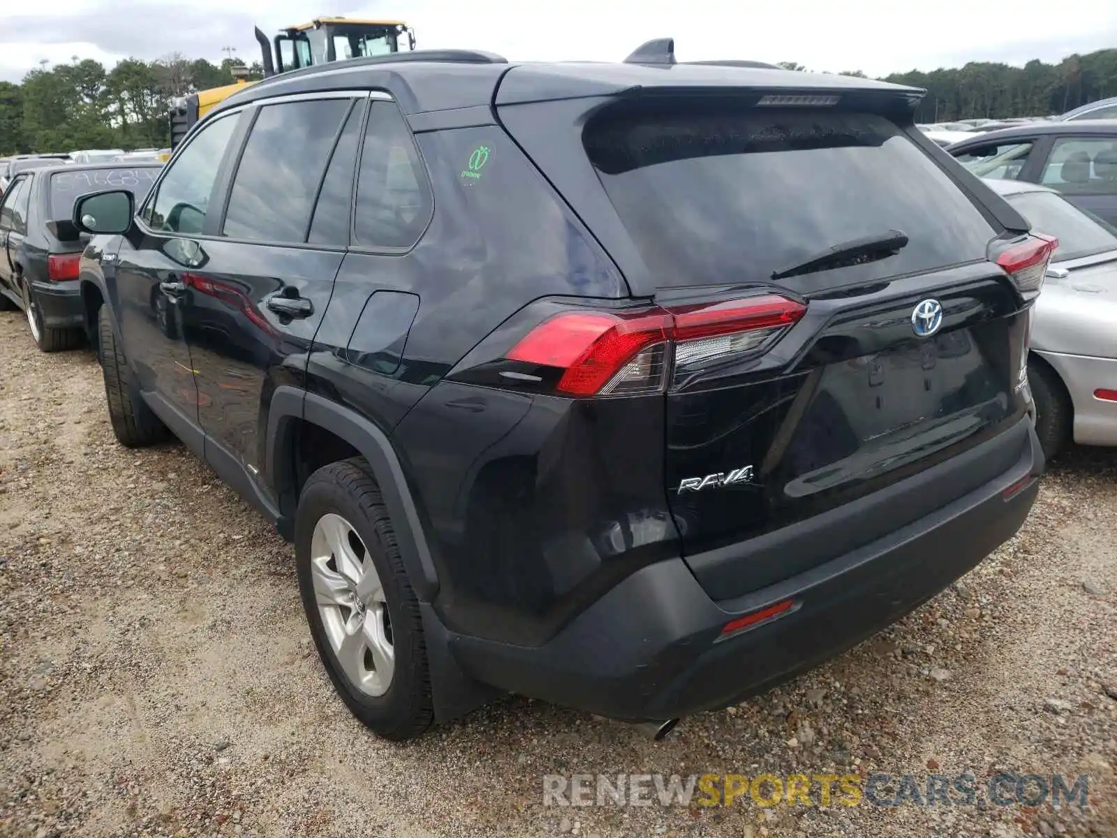 3 Photograph of a damaged car 2T3LWRFV9KW006428 TOYOTA RAV4 2019