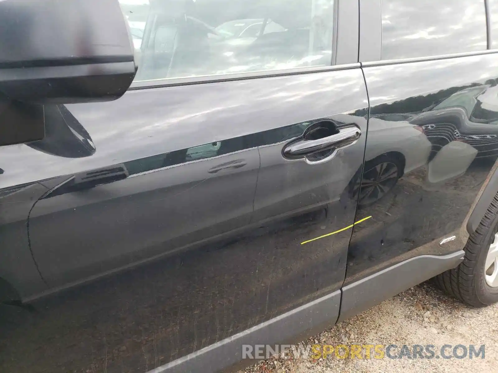 9 Photograph of a damaged car 2T3LWRFV9KW006428 TOYOTA RAV4 2019