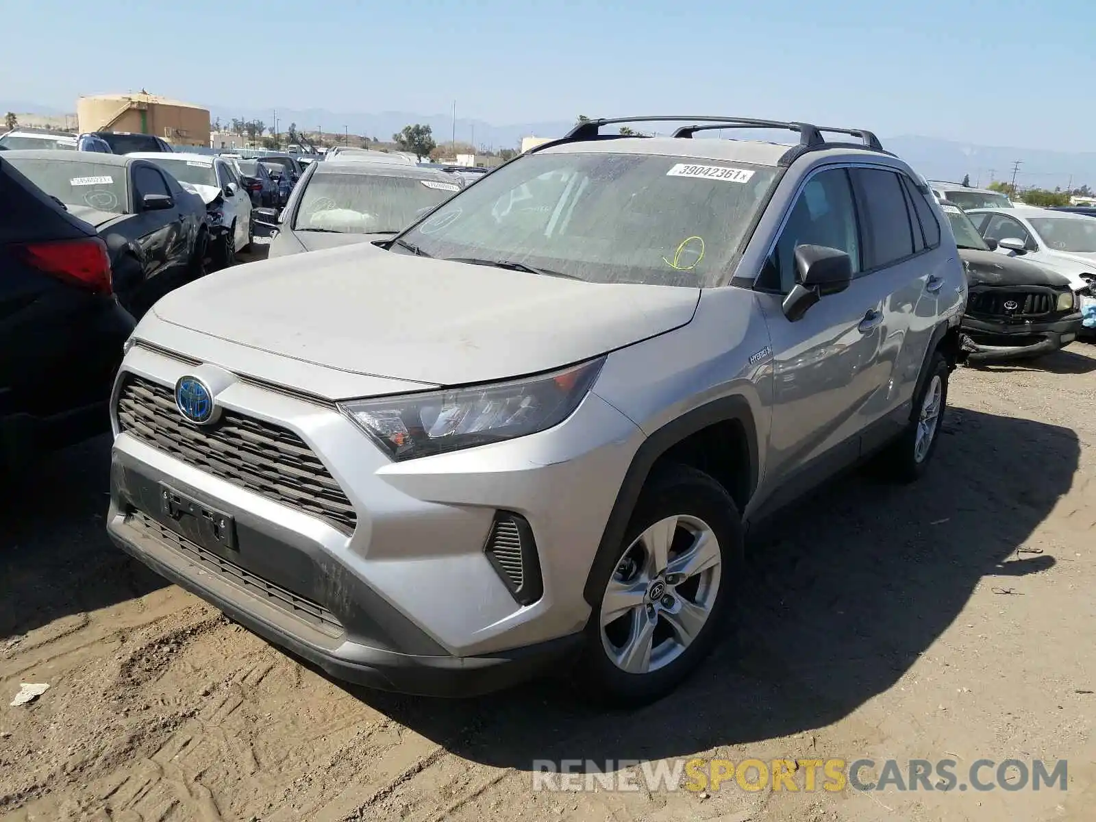 2 Photograph of a damaged car 2T3LWRFV9KW012780 TOYOTA RAV4 2019