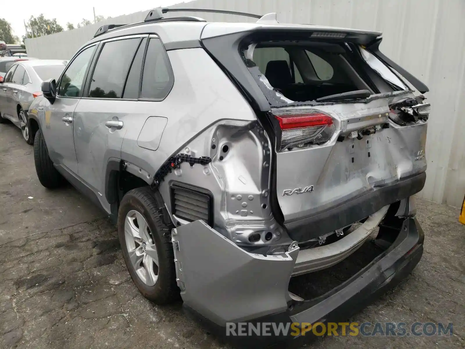 3 Photograph of a damaged car 2T3LWRFV9KW012780 TOYOTA RAV4 2019