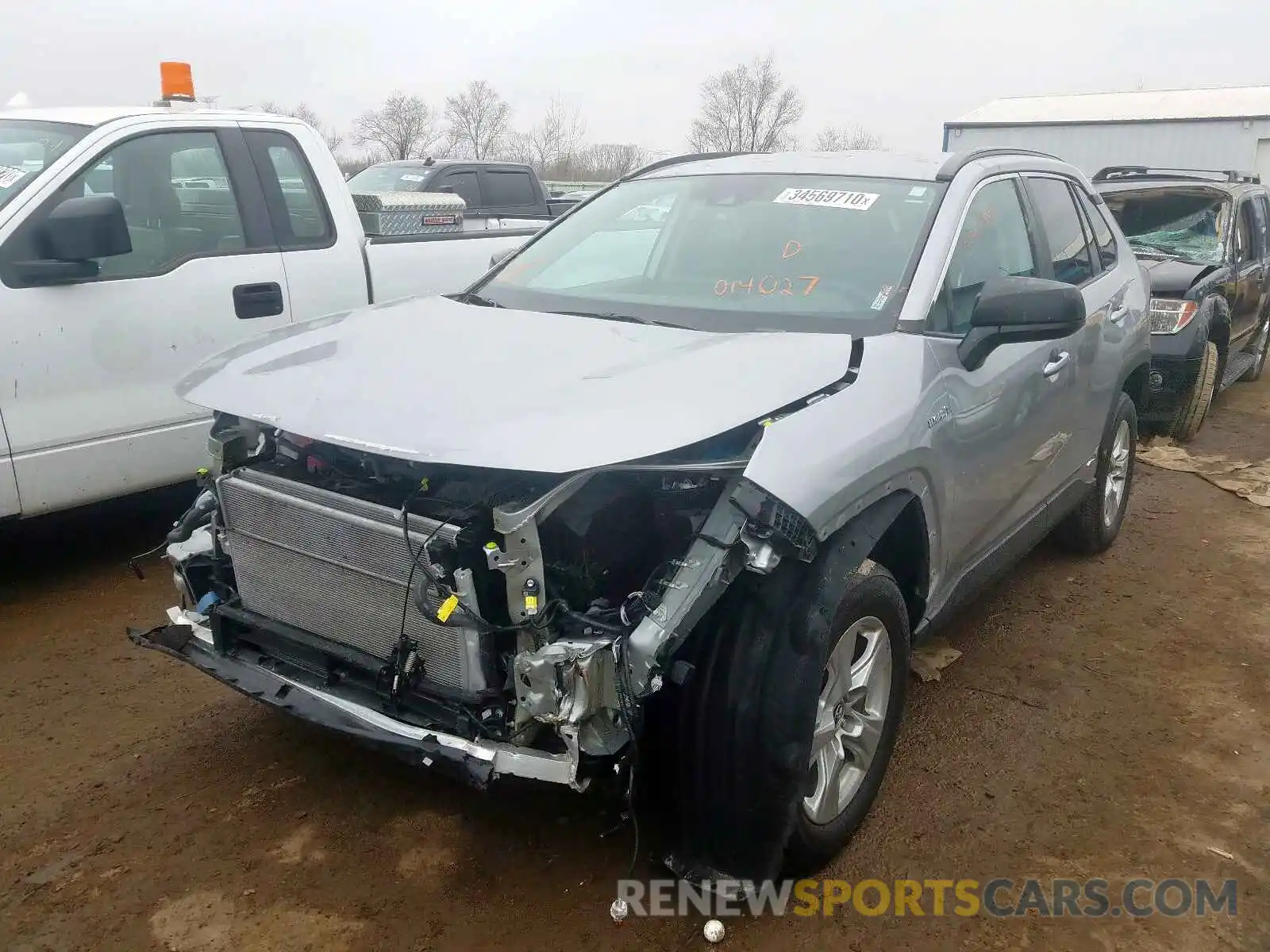 2 Photograph of a damaged car 2T3LWRFV9KW014027 TOYOTA RAV4 2019