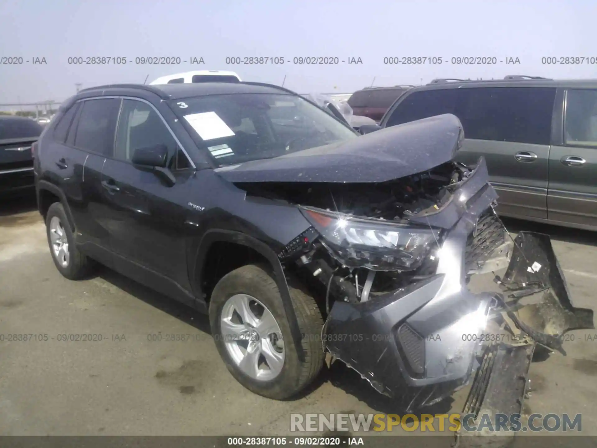 1 Photograph of a damaged car 2T3LWRFV9KW027943 TOYOTA RAV4 2019