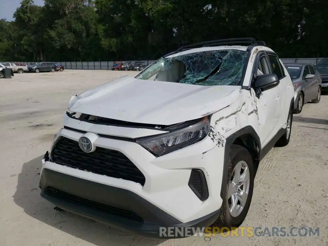 2 Photograph of a damaged car 2T3LWRFVXKW015719 TOYOTA RAV4 2019