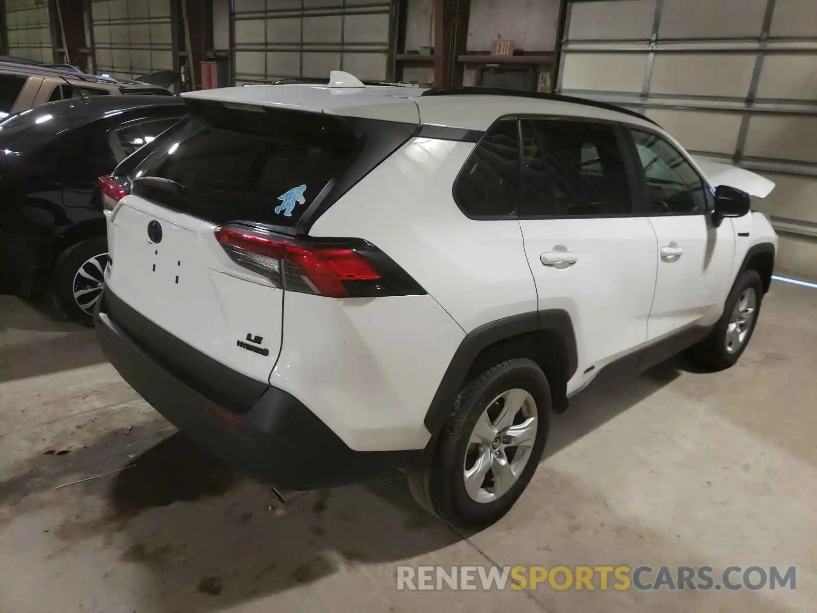 4 Photograph of a damaged car 2T3LWRFVXKW016515 TOYOTA RAV4 2019