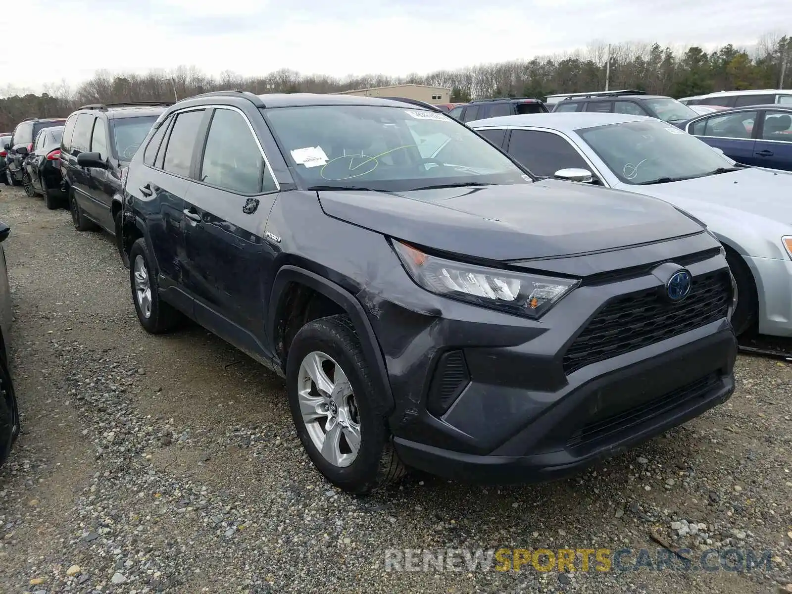 1 Photograph of a damaged car 2T3MWRFV0KW006208 TOYOTA RAV4 2019