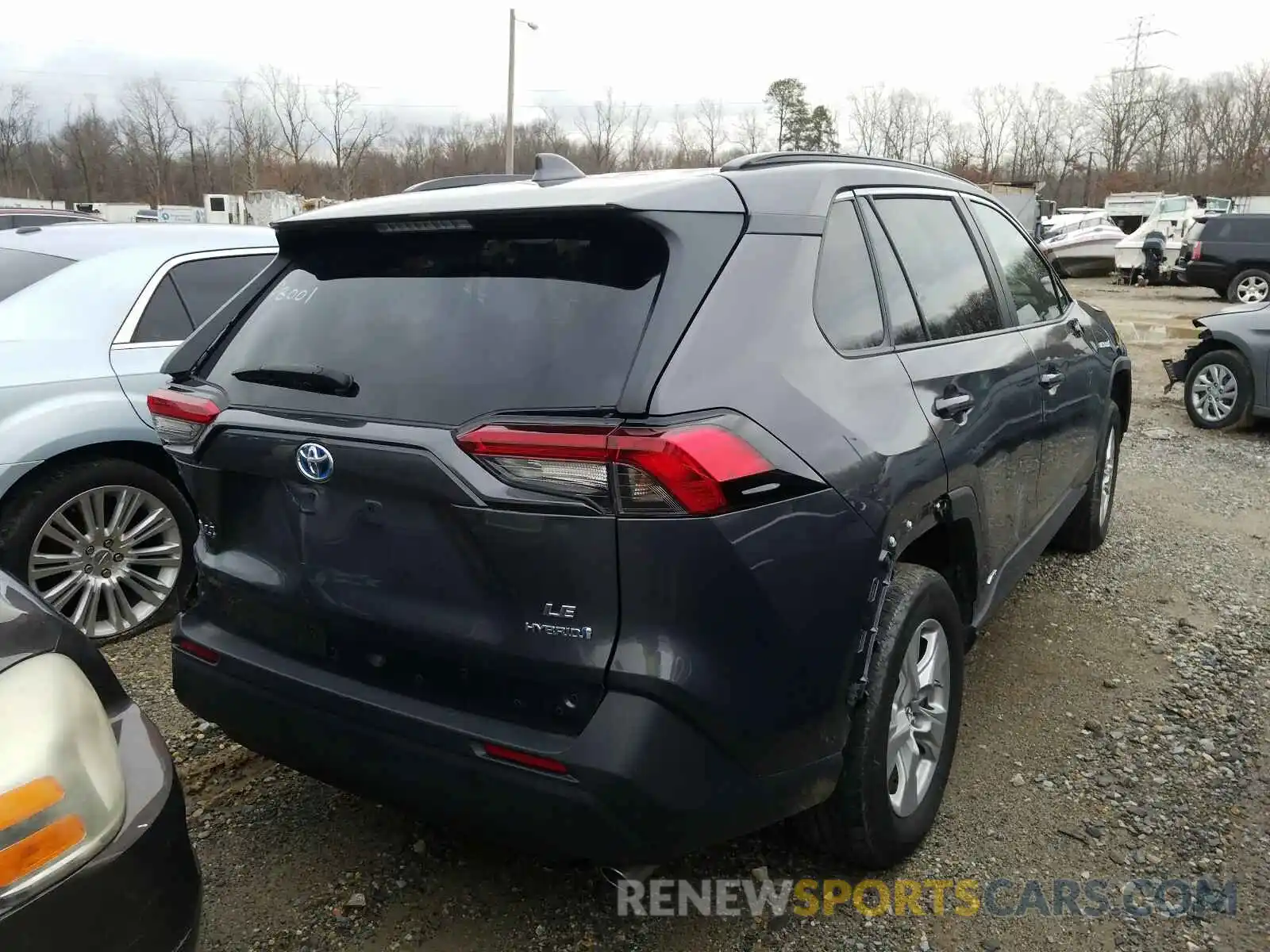 4 Photograph of a damaged car 2T3MWRFV0KW006208 TOYOTA RAV4 2019