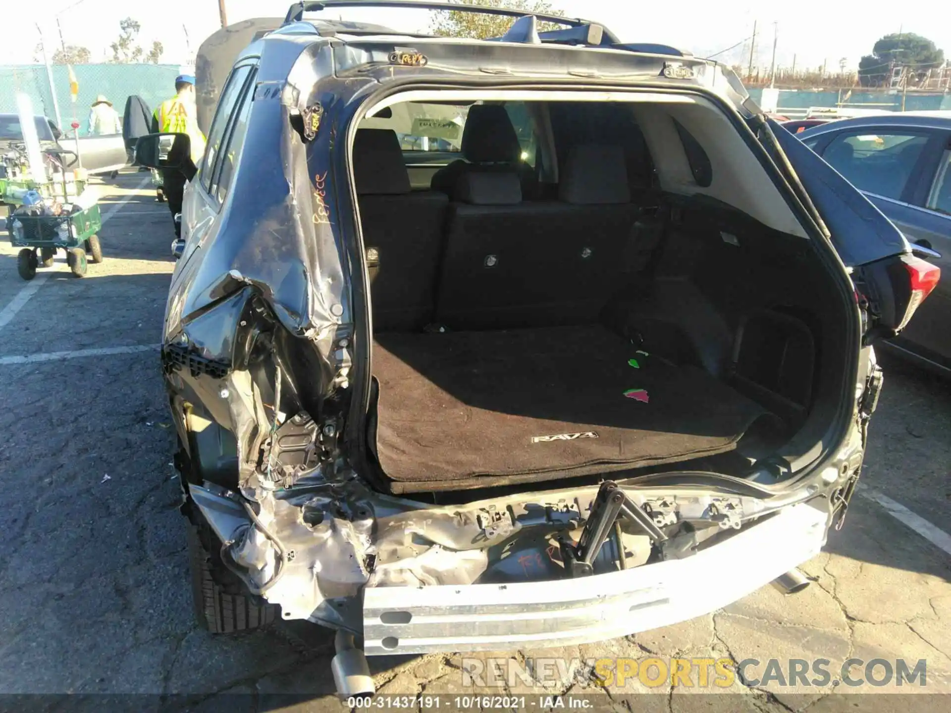 6 Photograph of a damaged car 2T3MWRFV0KW012882 TOYOTA RAV4 2019