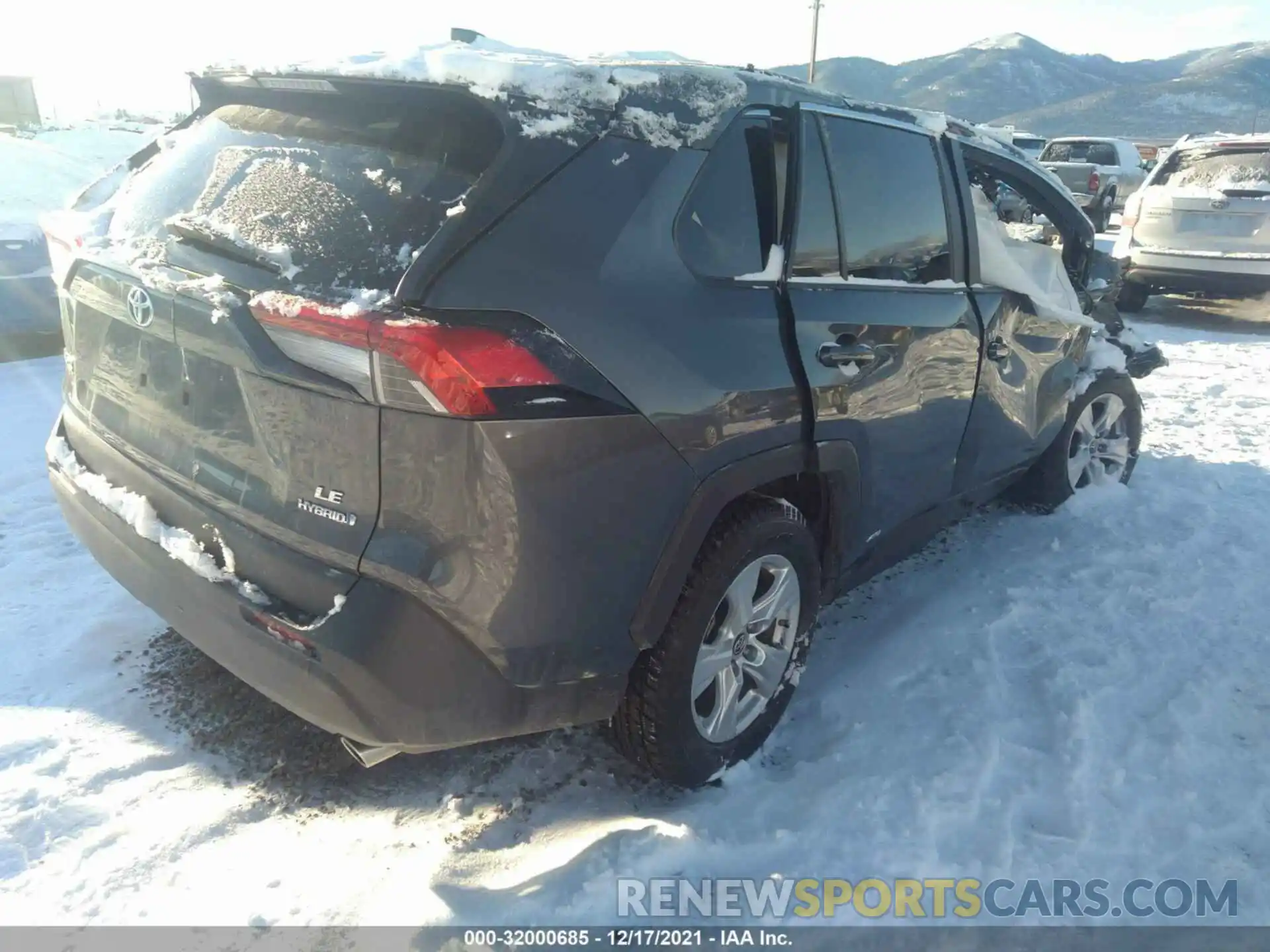 4 Photograph of a damaged car 2T3MWRFV0KW027852 TOYOTA RAV4 2019