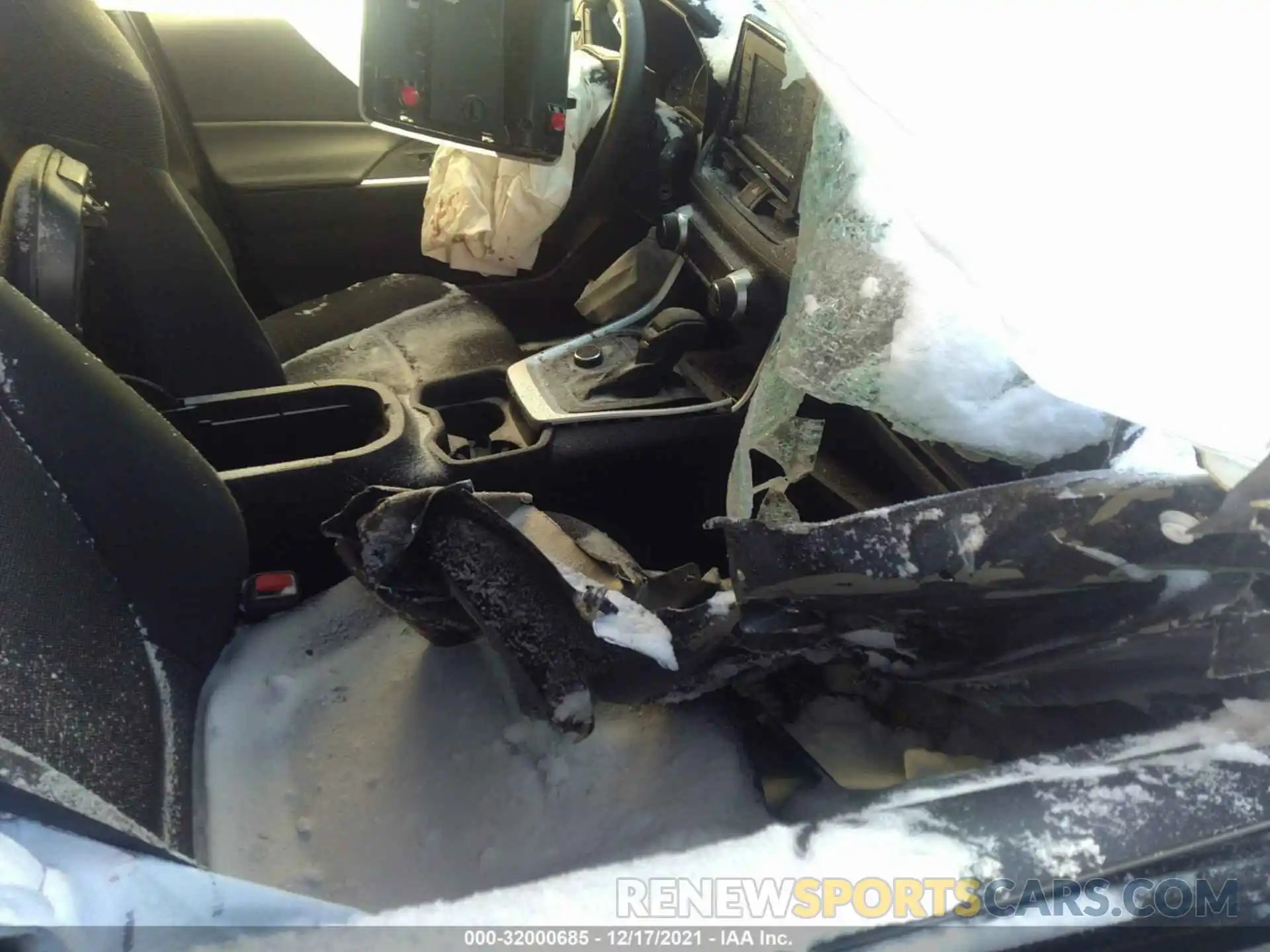 5 Photograph of a damaged car 2T3MWRFV0KW027852 TOYOTA RAV4 2019