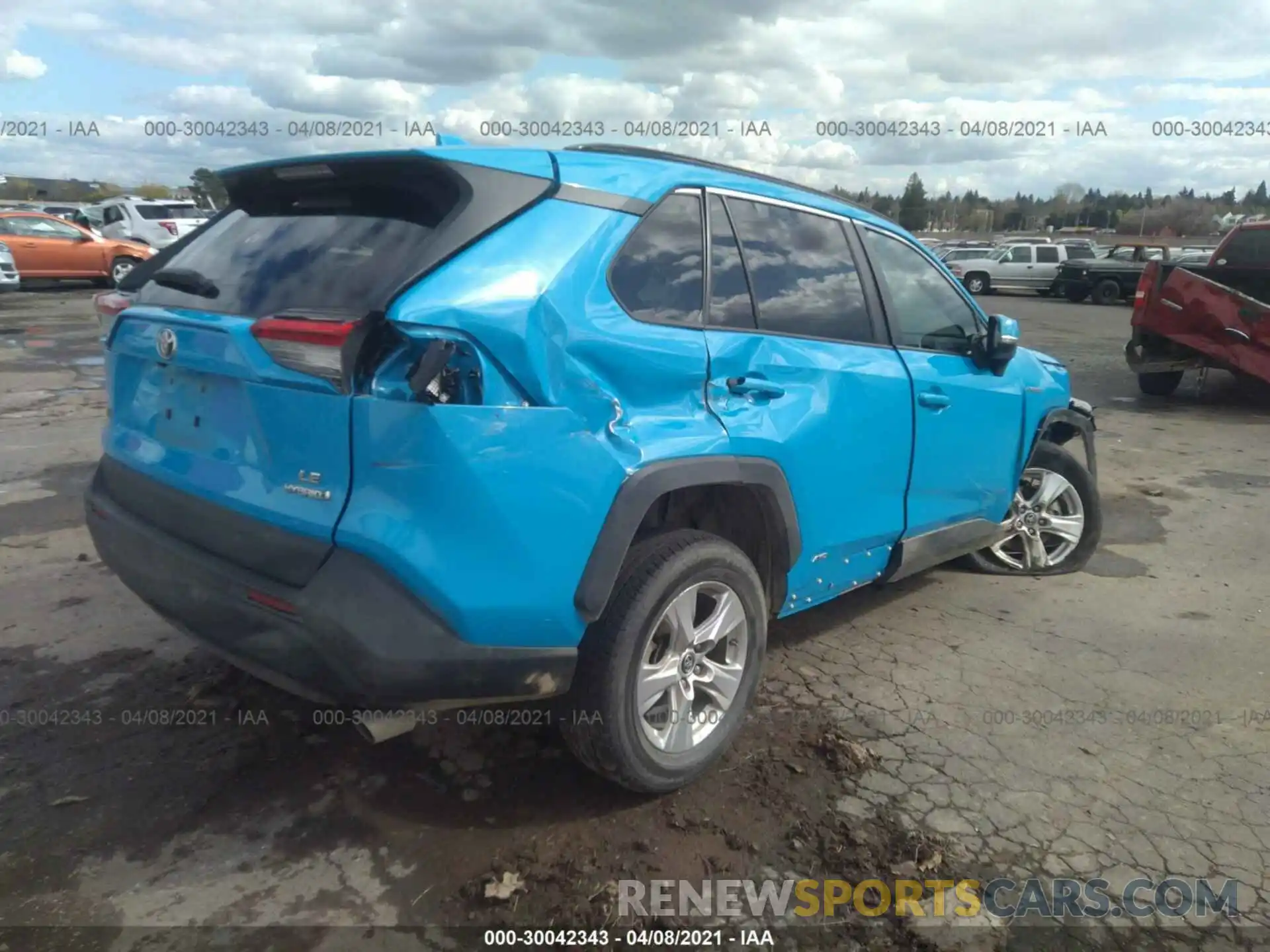 4 Photograph of a damaged car 2T3MWRFV0KW029763 TOYOTA RAV4 2019