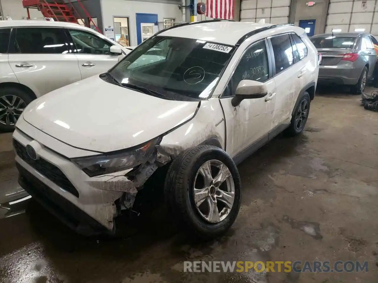 2 Photograph of a damaged car 2T3MWRFV0KW031738 TOYOTA RAV4 2019