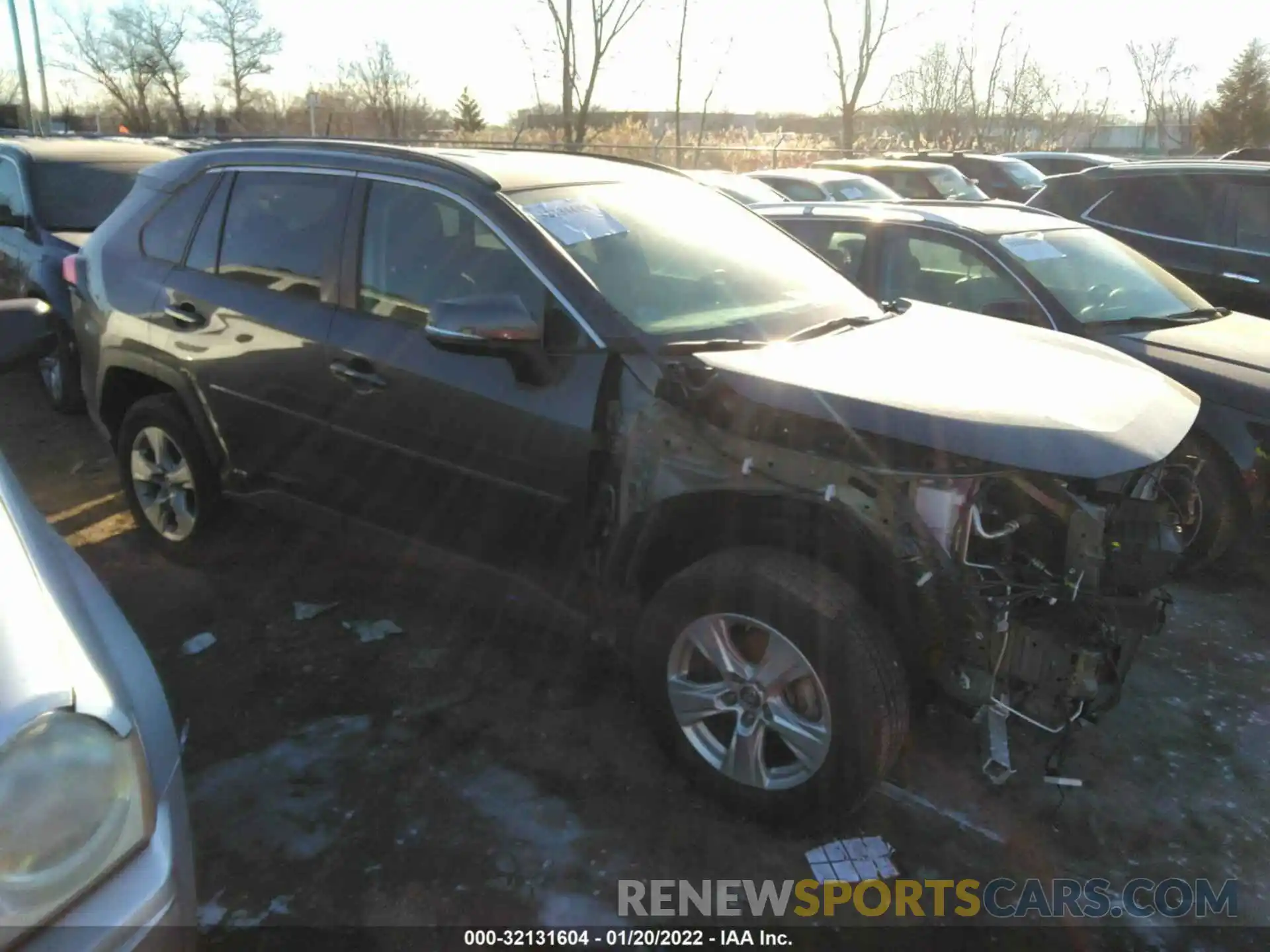 1 Photograph of a damaged car 2T3MWRFV0KW033487 TOYOTA RAV4 2019