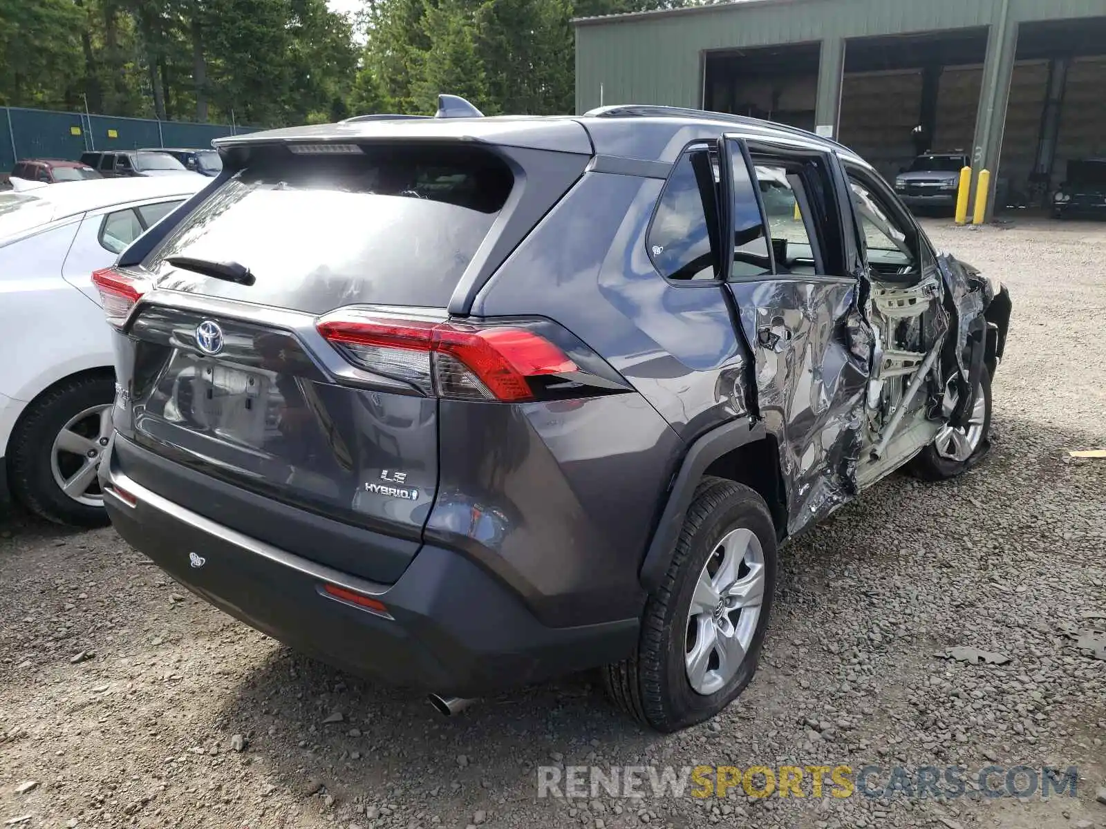 4 Photograph of a damaged car 2T3MWRFV0KW037555 TOYOTA RAV4 2019