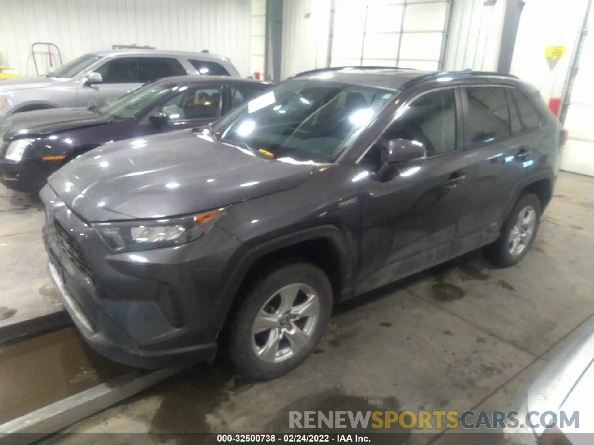 2 Photograph of a damaged car 2T3MWRFV1KW005147 TOYOTA RAV4 2019