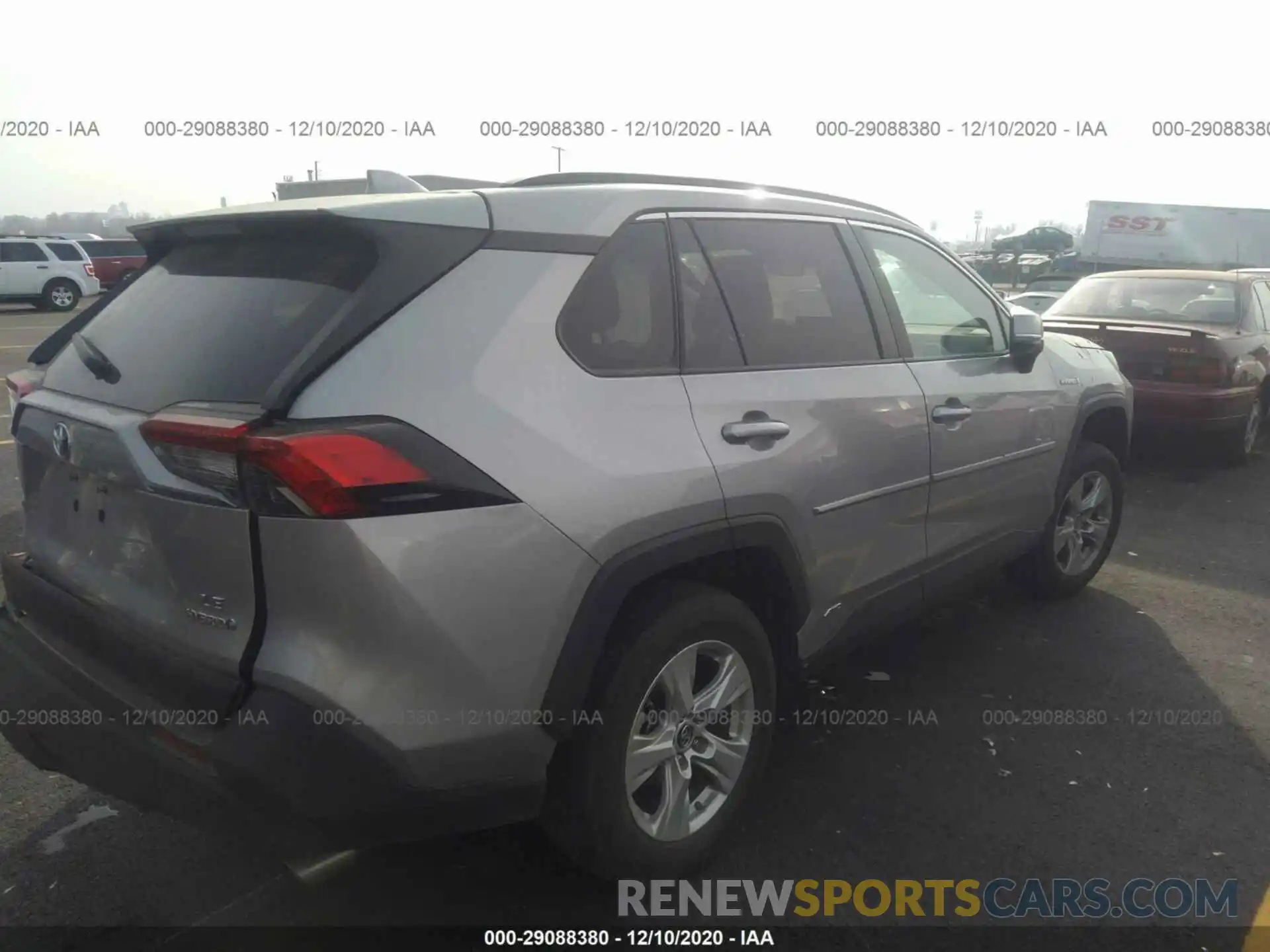 4 Photograph of a damaged car 2T3MWRFV1KW025186 TOYOTA RAV4 2019