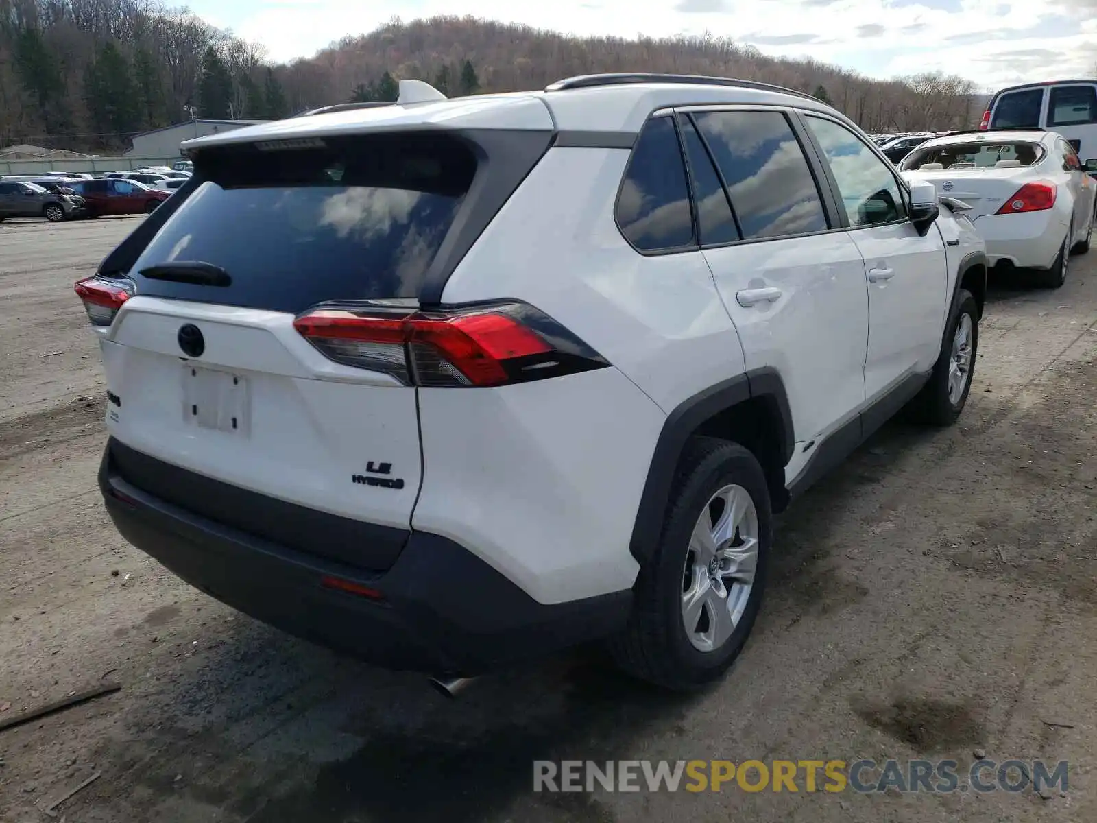 4 Photograph of a damaged car 2T3MWRFV1KW042649 TOYOTA RAV4 2019