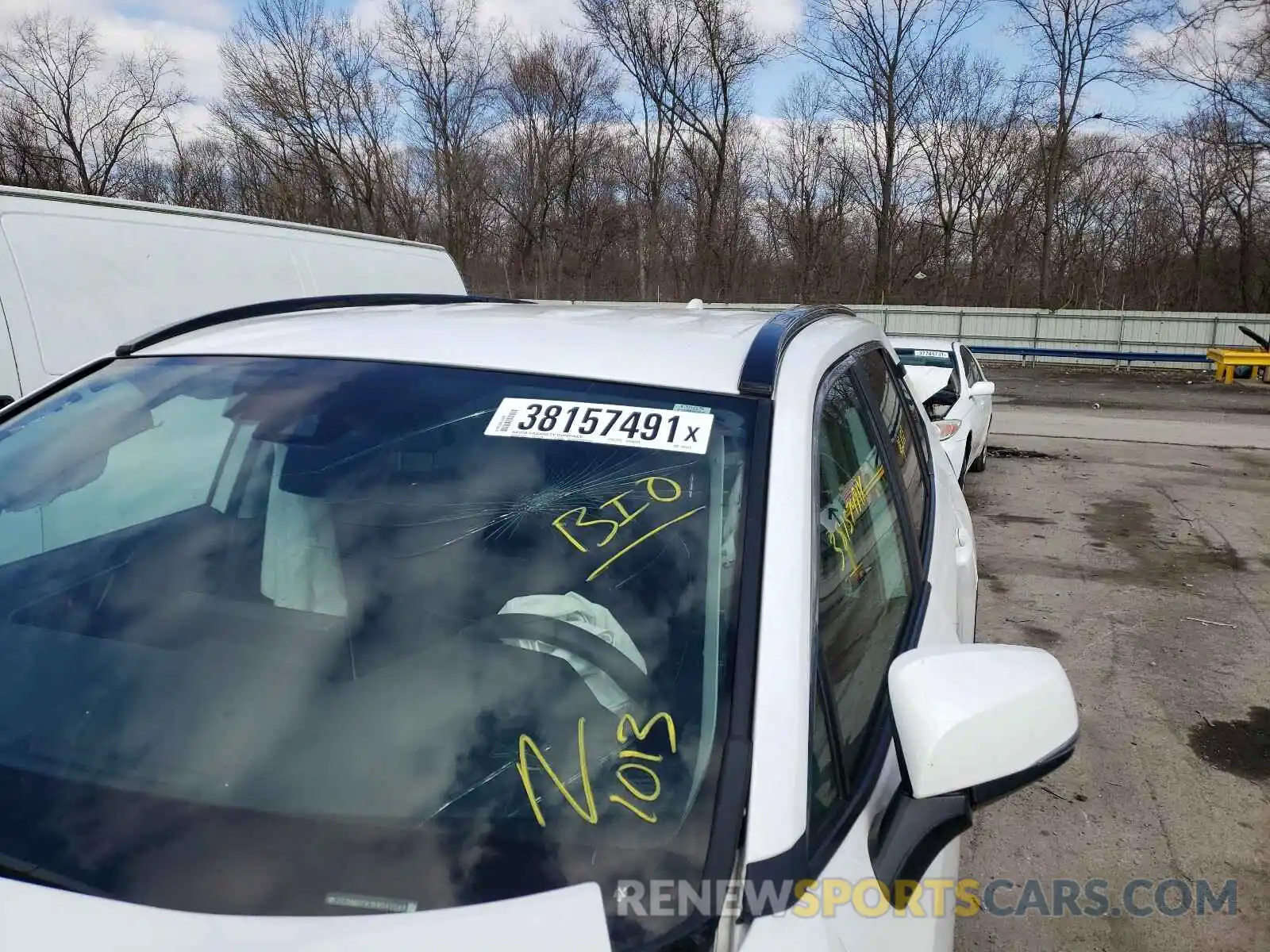 9 Photograph of a damaged car 2T3MWRFV1KW042649 TOYOTA RAV4 2019