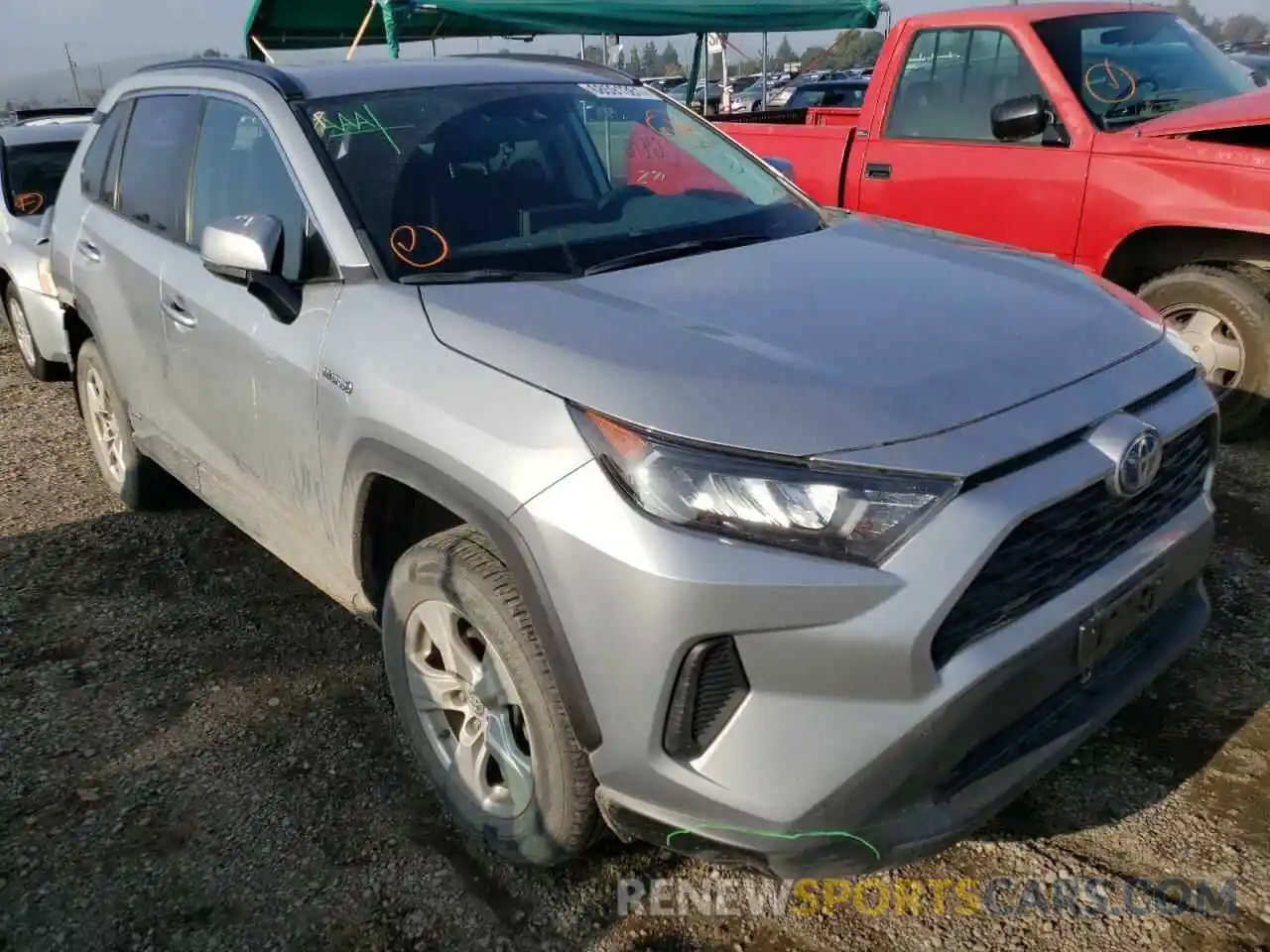 1 Photograph of a damaged car 2T3MWRFV1KW044630 TOYOTA RAV4 2019