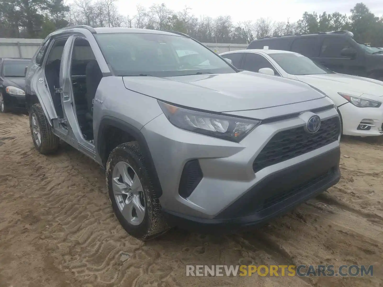 1 Photograph of a damaged car 2T3MWRFV2KW010034 TOYOTA RAV4 2019