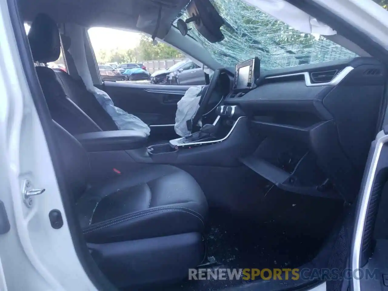 5 Photograph of a damaged car 2T3MWRFV2KW043244 TOYOTA RAV4 2019