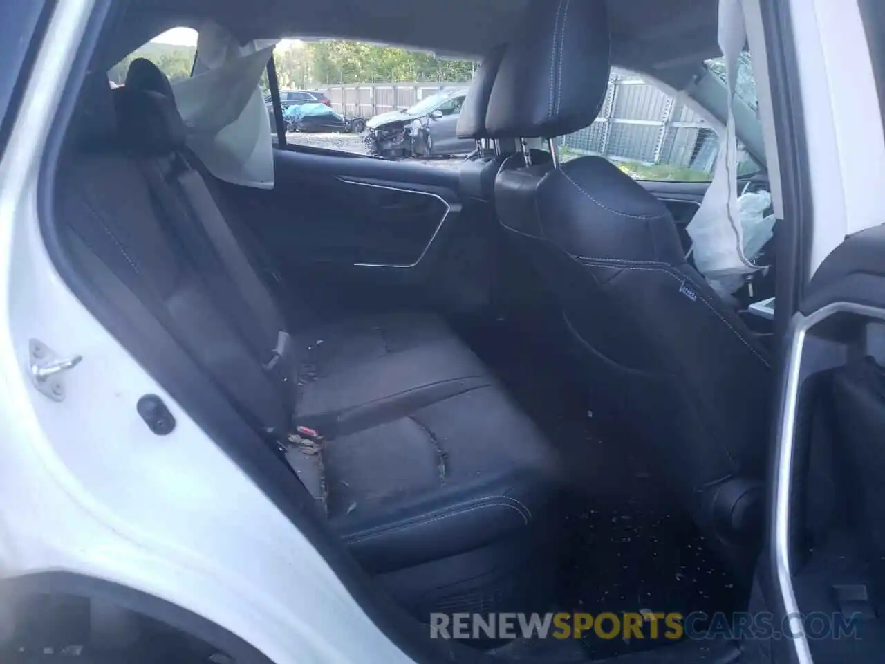 6 Photograph of a damaged car 2T3MWRFV2KW043244 TOYOTA RAV4 2019