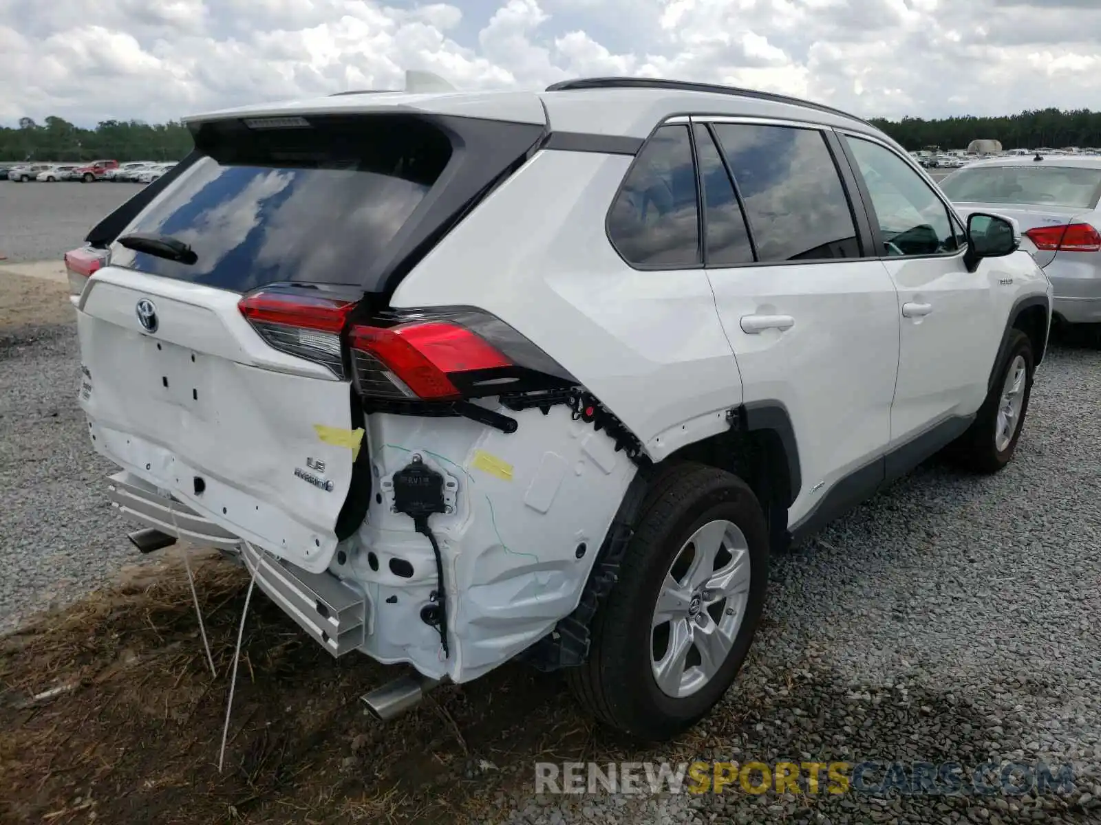 4 Photograph of a damaged car 2T3MWRFV3KW003934 TOYOTA RAV4 2019